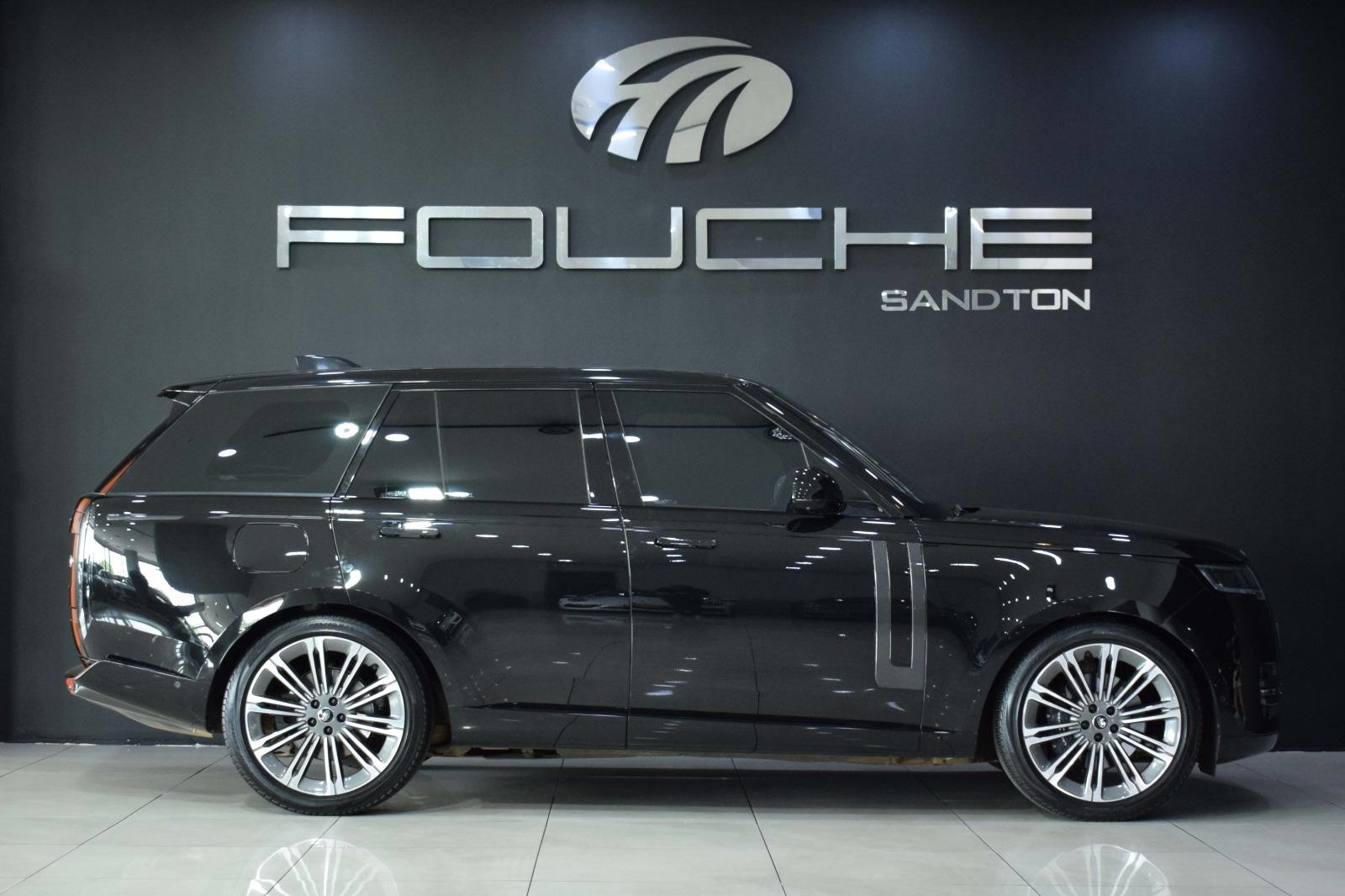 2023 LAND ROVER RANGE ROVER Image 2