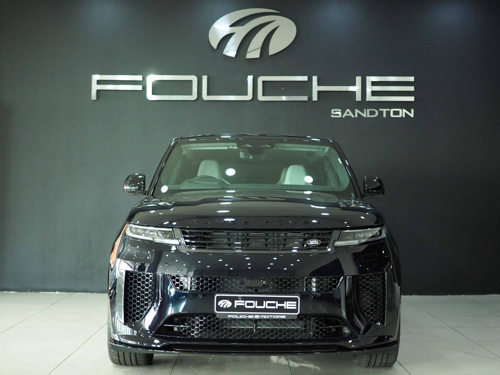 2025 RANGE ROVER SV Image 2