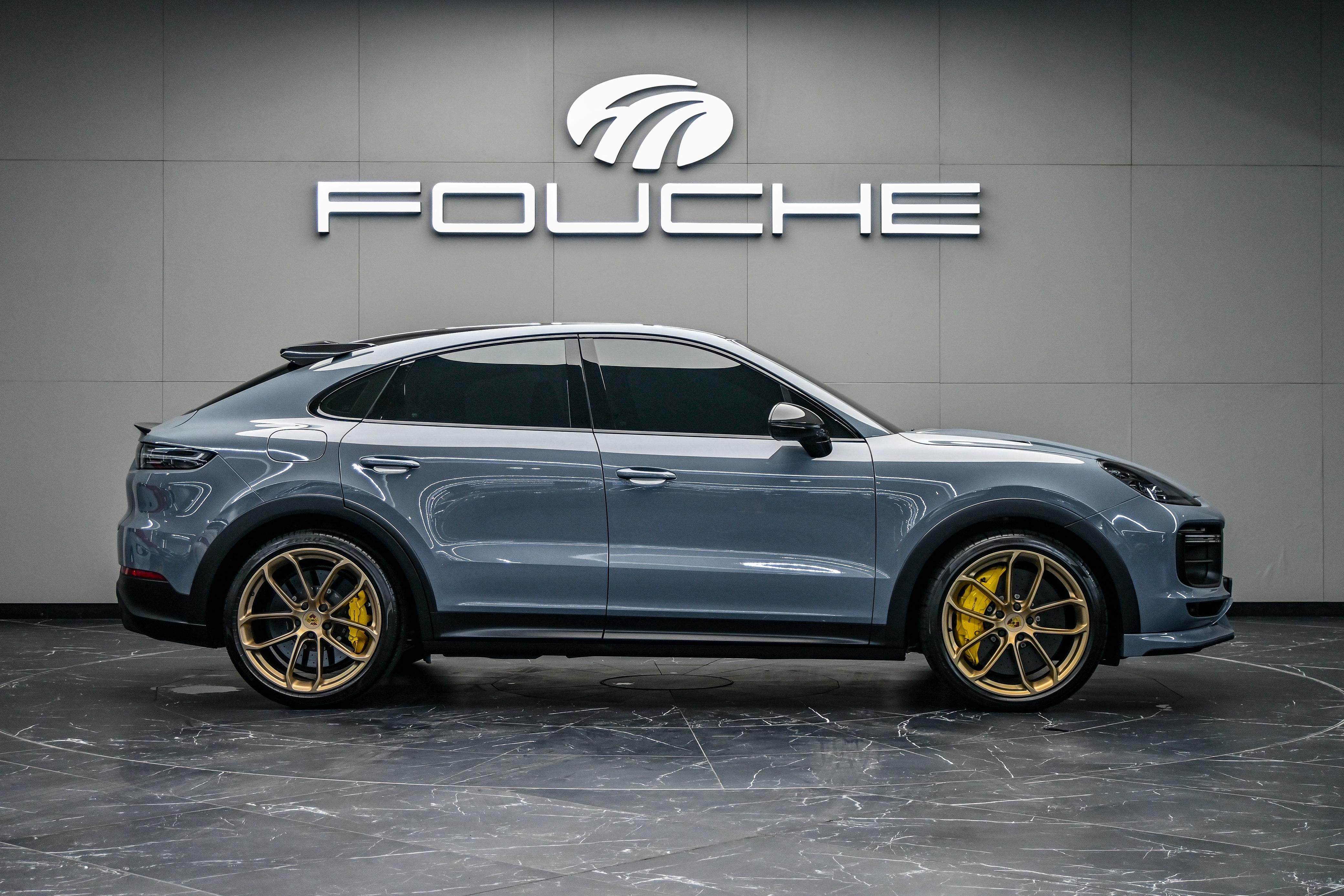 2022 PORSCHE CAYENNE