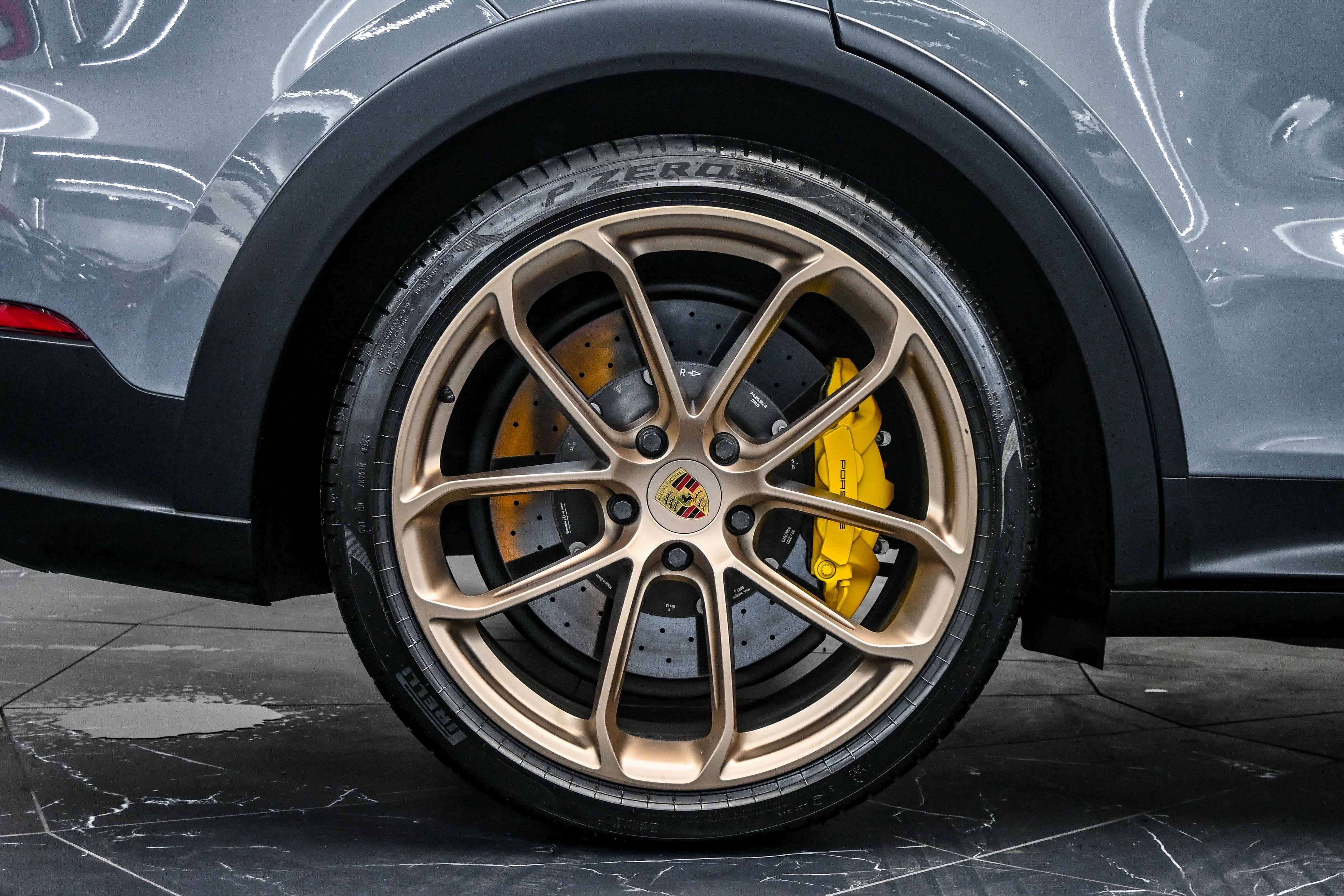 2022 PORSCHE CAYENNE