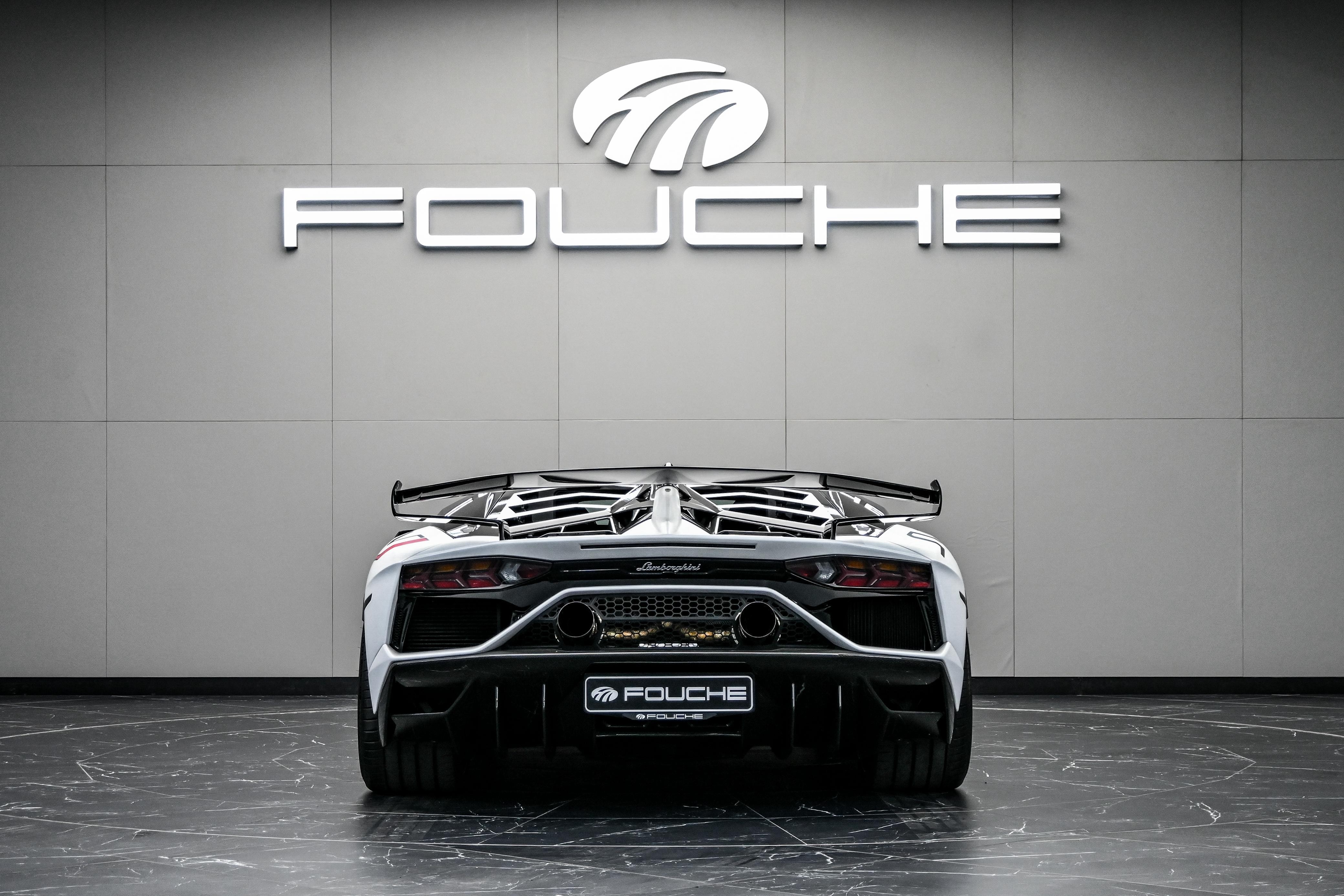 2019 LAMBORGHINI AVENTADOR Image 2