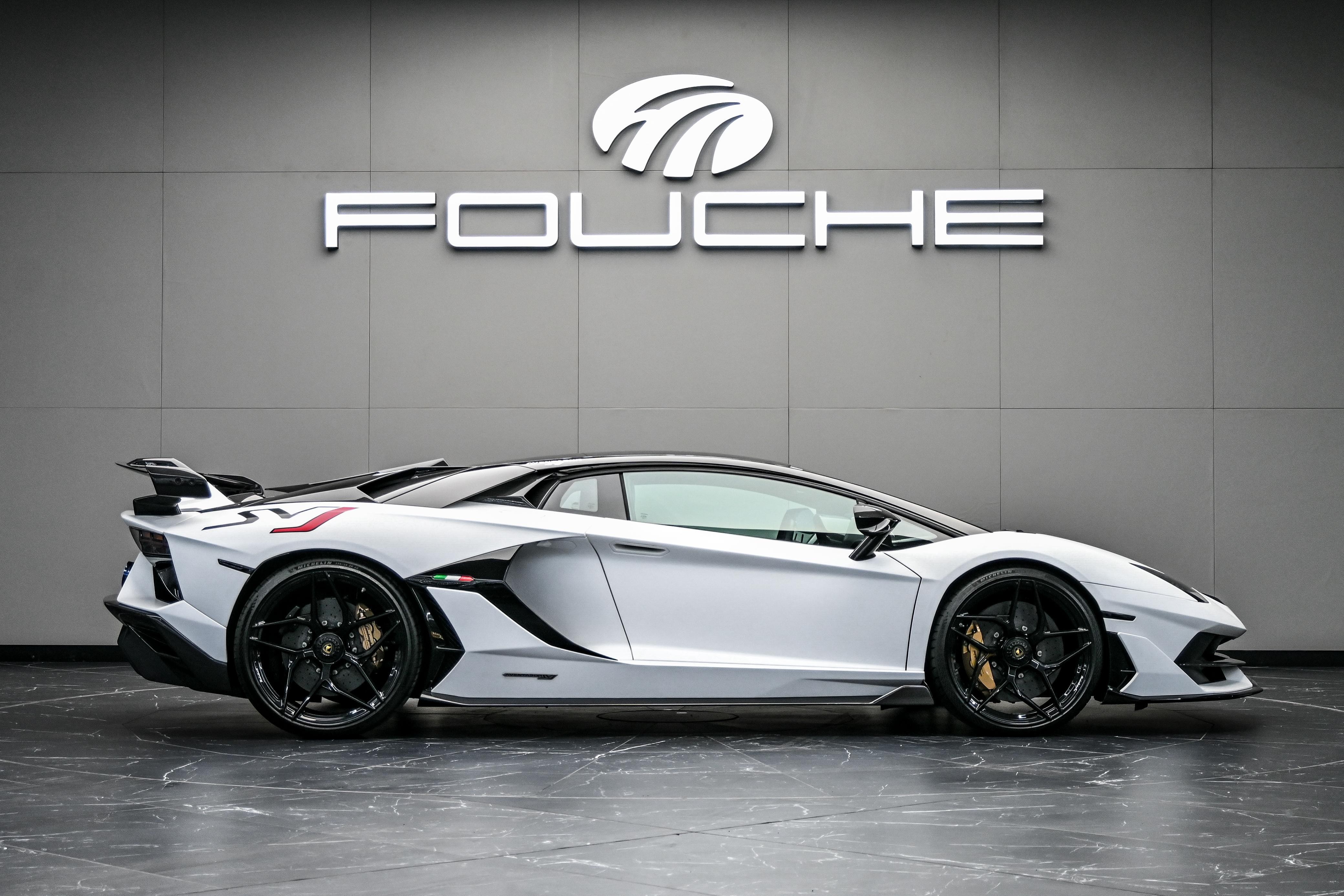2019 LAMBORGHINI AVENTADOR