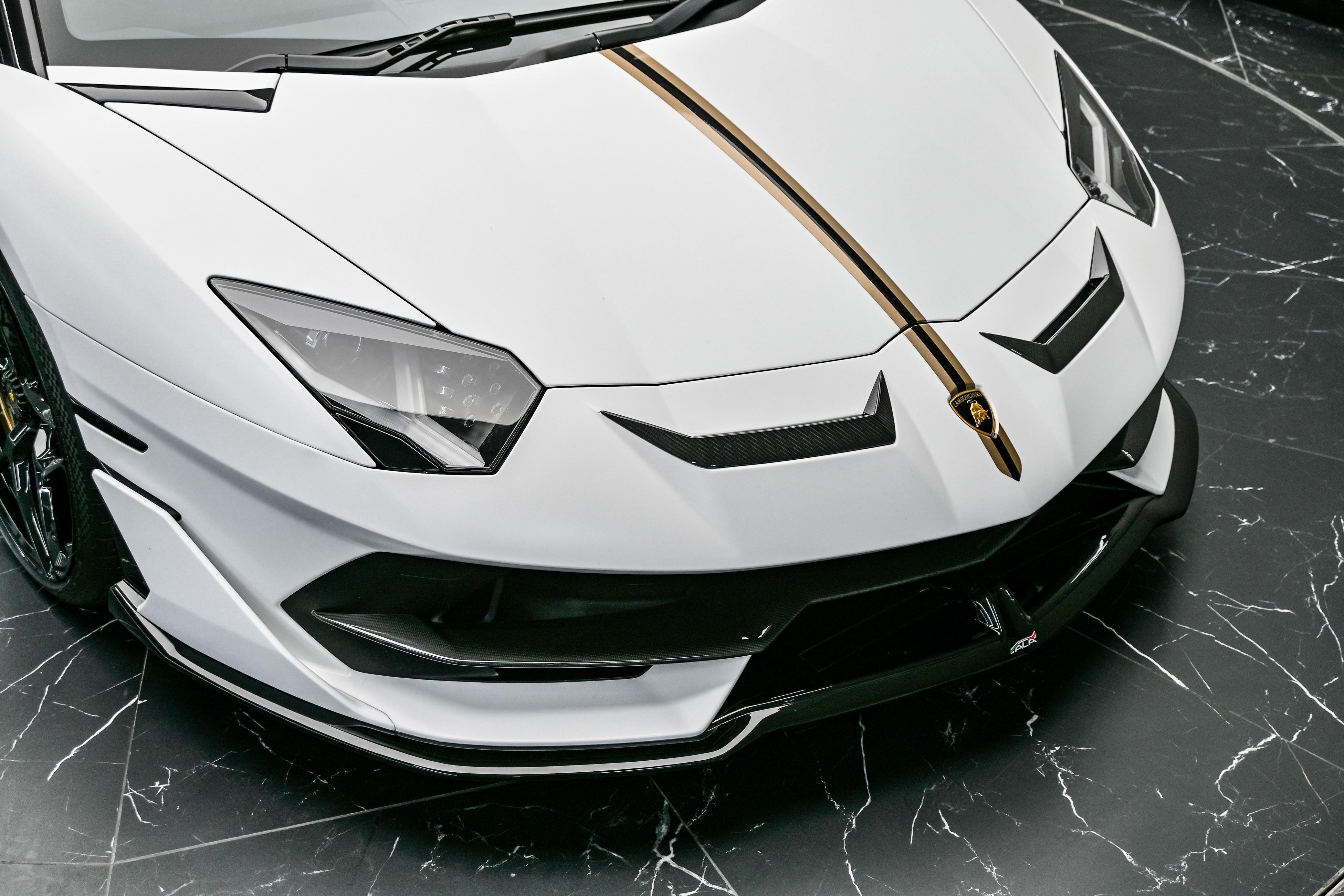 2019 LAMBORGHINI AVENTADOR