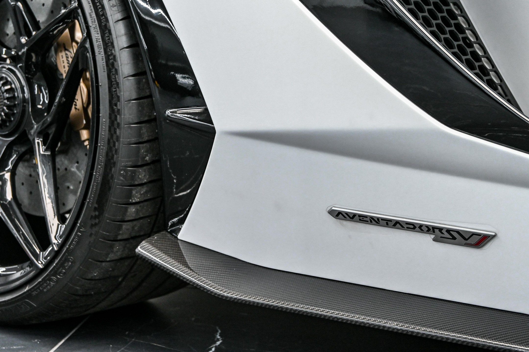 2019 LAMBORGHINI AVENTADOR