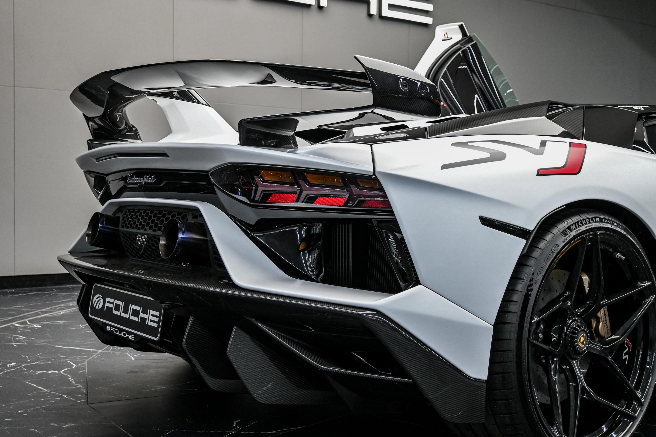 2019 LAMBORGHINI AVENTADOR