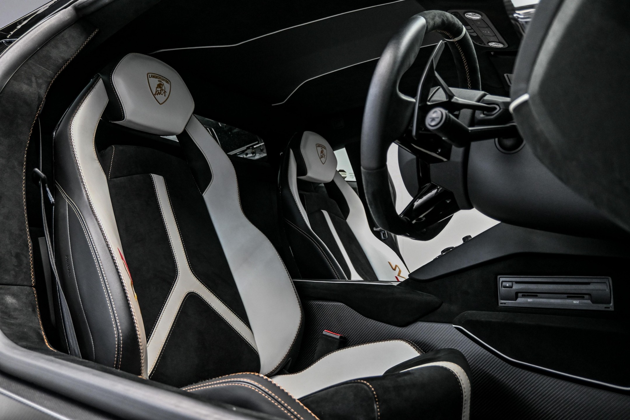2019 LAMBORGHINI AVENTADOR