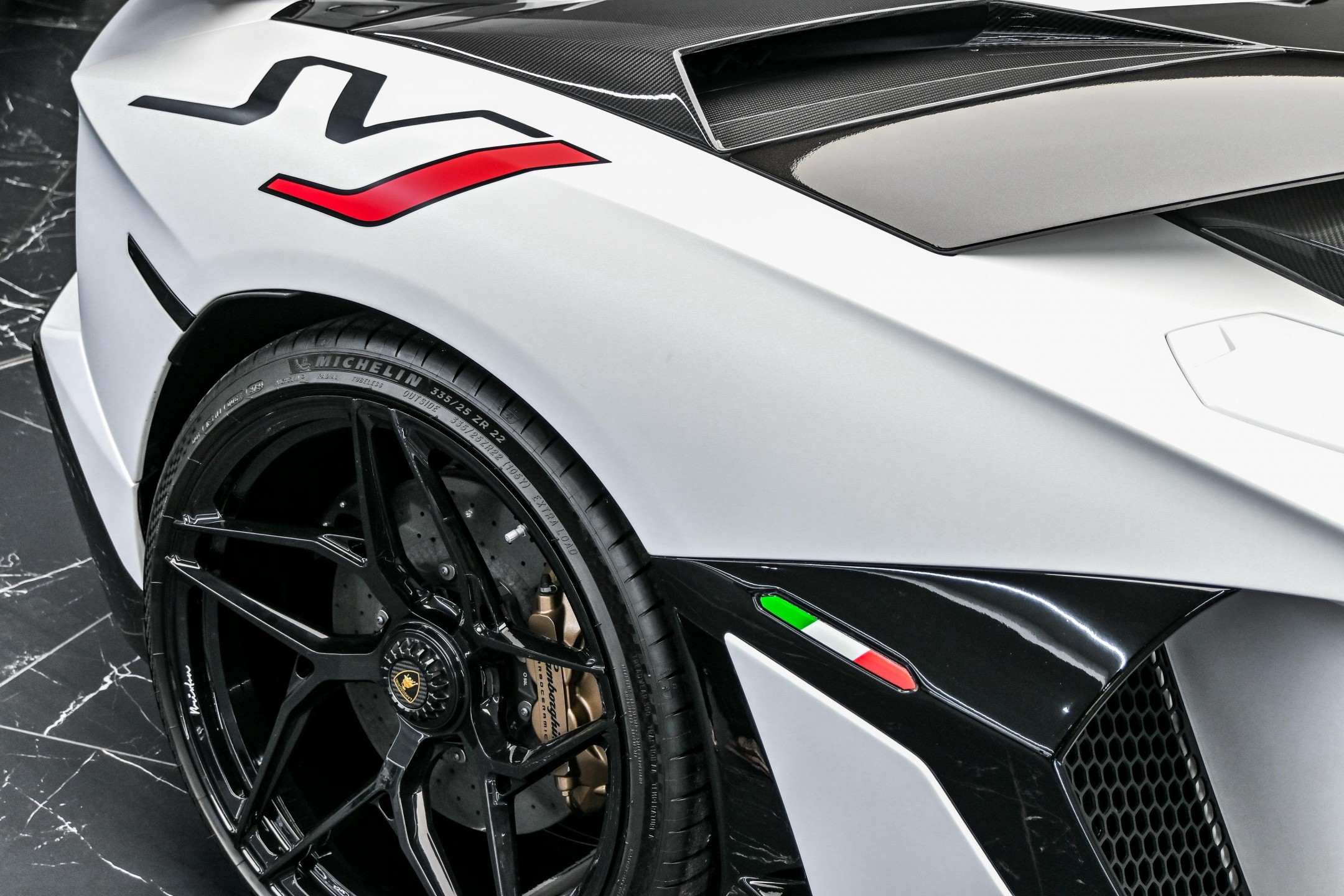 2019 LAMBORGHINI AVENTADOR