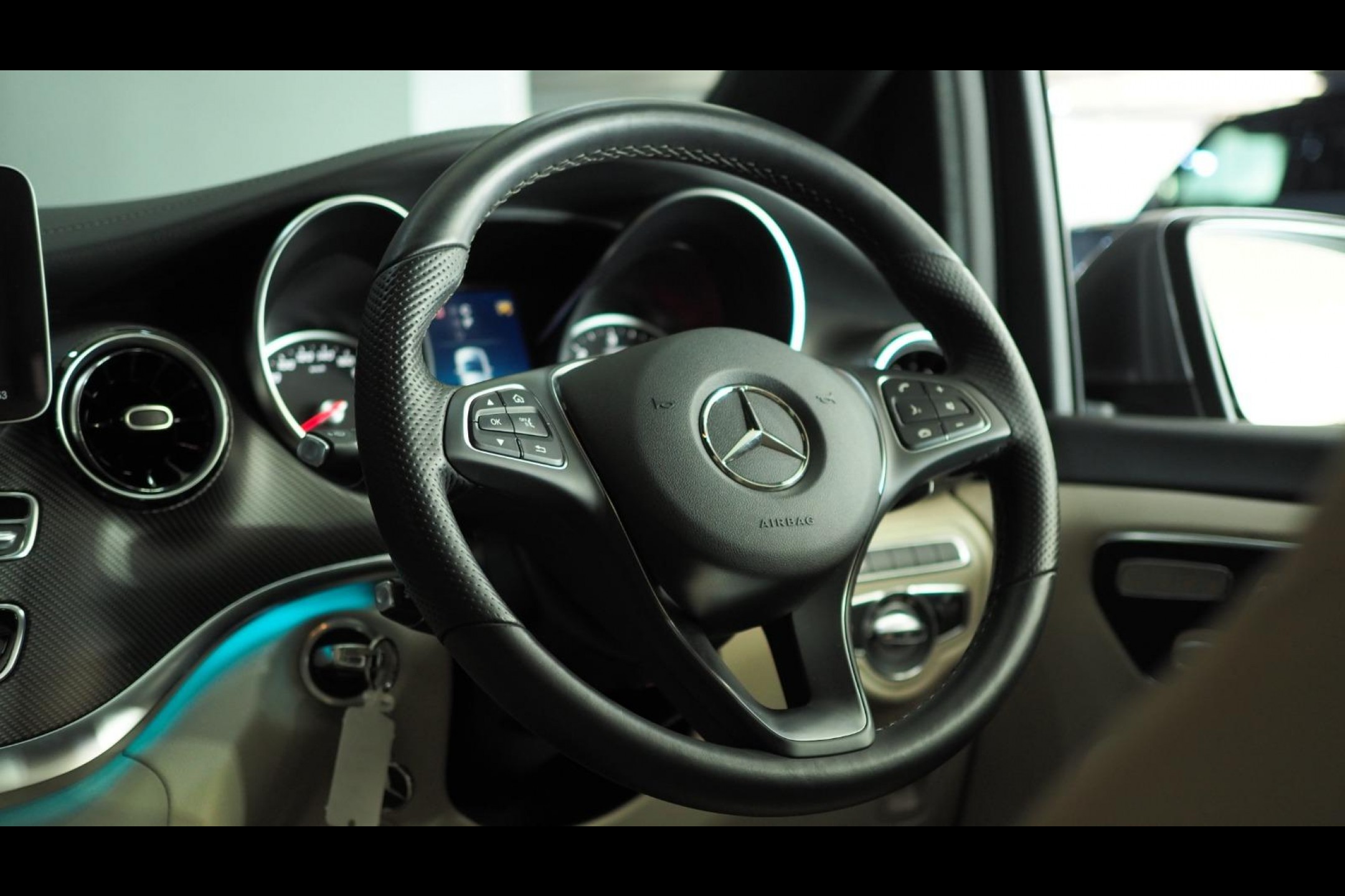 2023 MERCEDES-BENZ V-CLASS