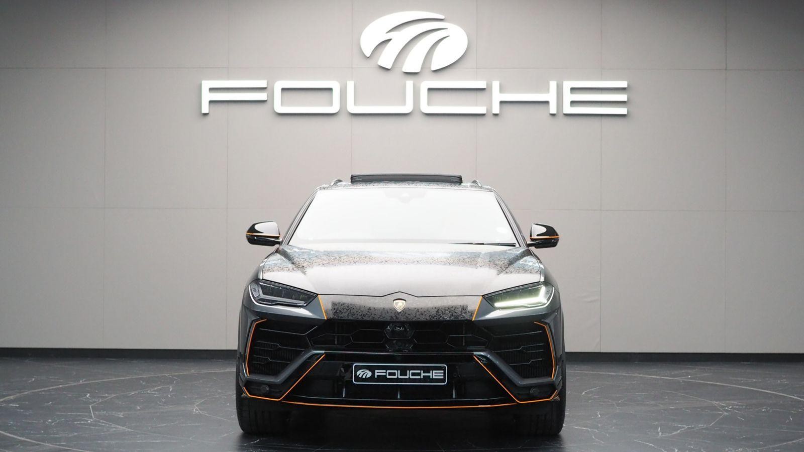 2019 LAMBORGHINI URUS Image 1