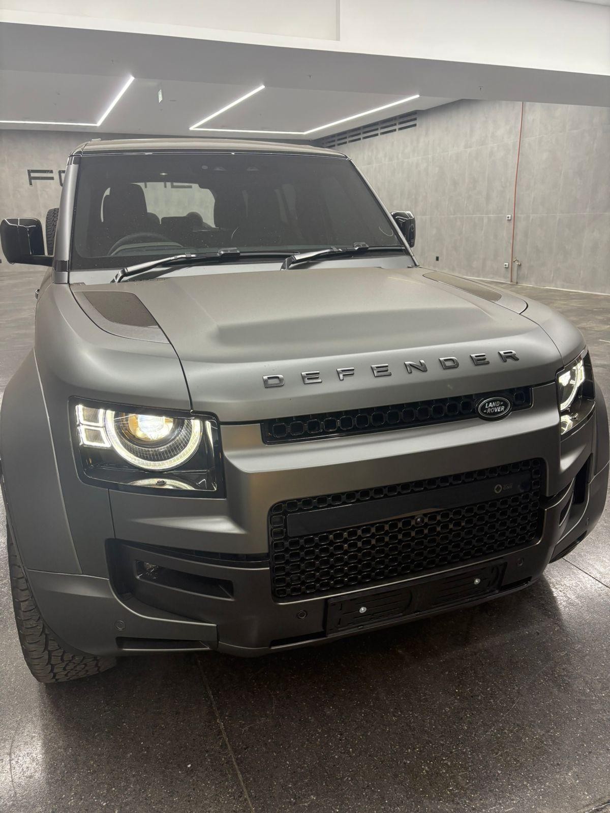 2025 LAND ROVER DEFENDER Image 2