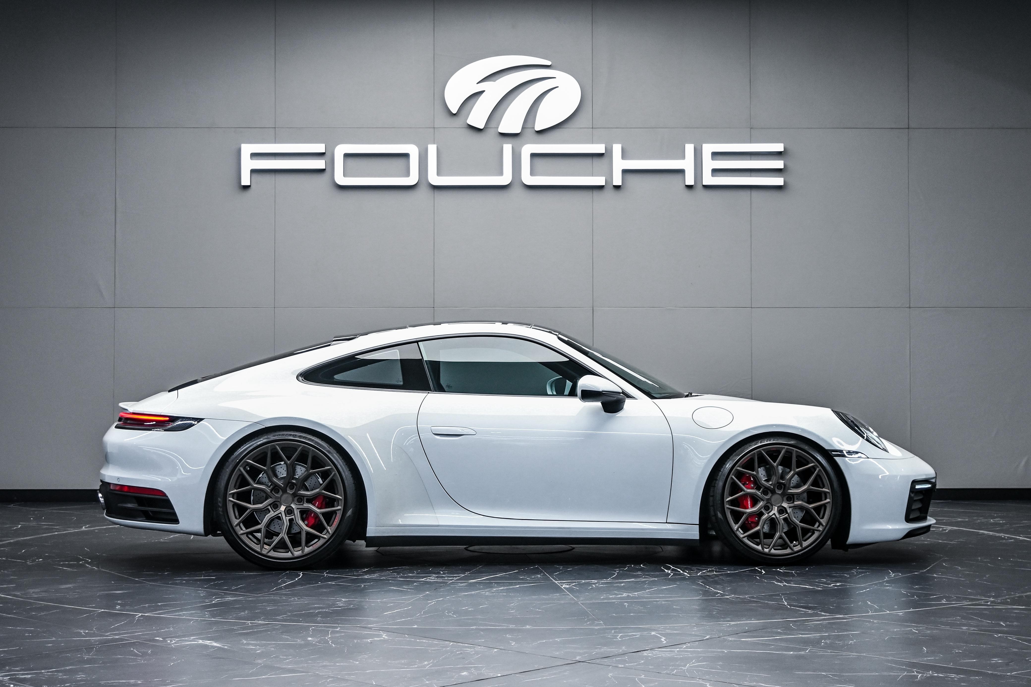 2020 PORSCHE 911 Image 2