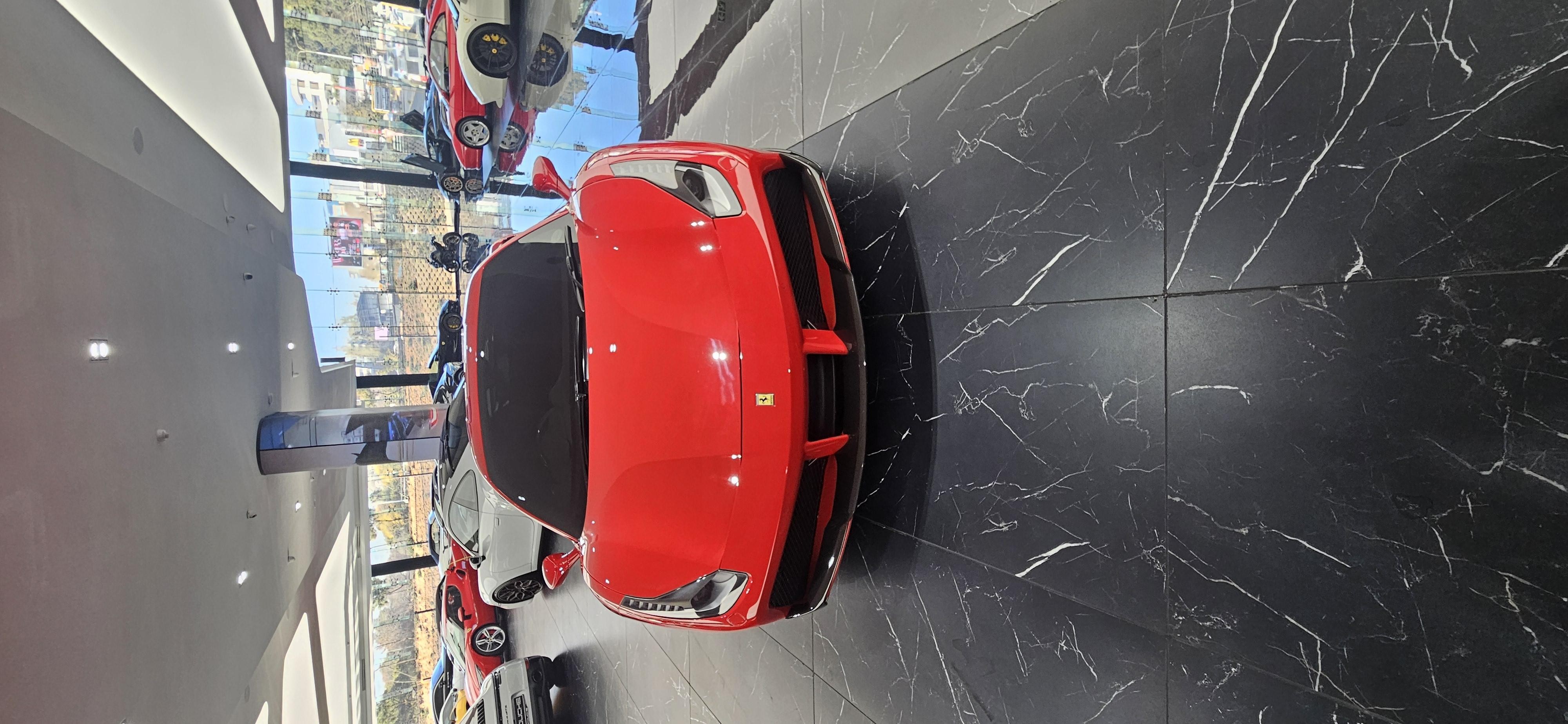 2018 FERRARI 488 Image 2