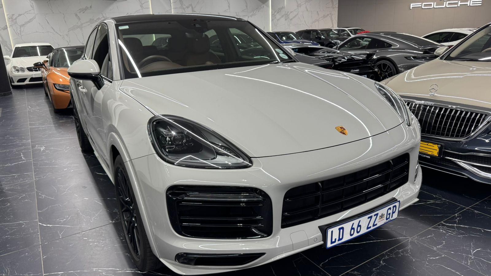 2023 PORSCHE CAYENNE Image 2