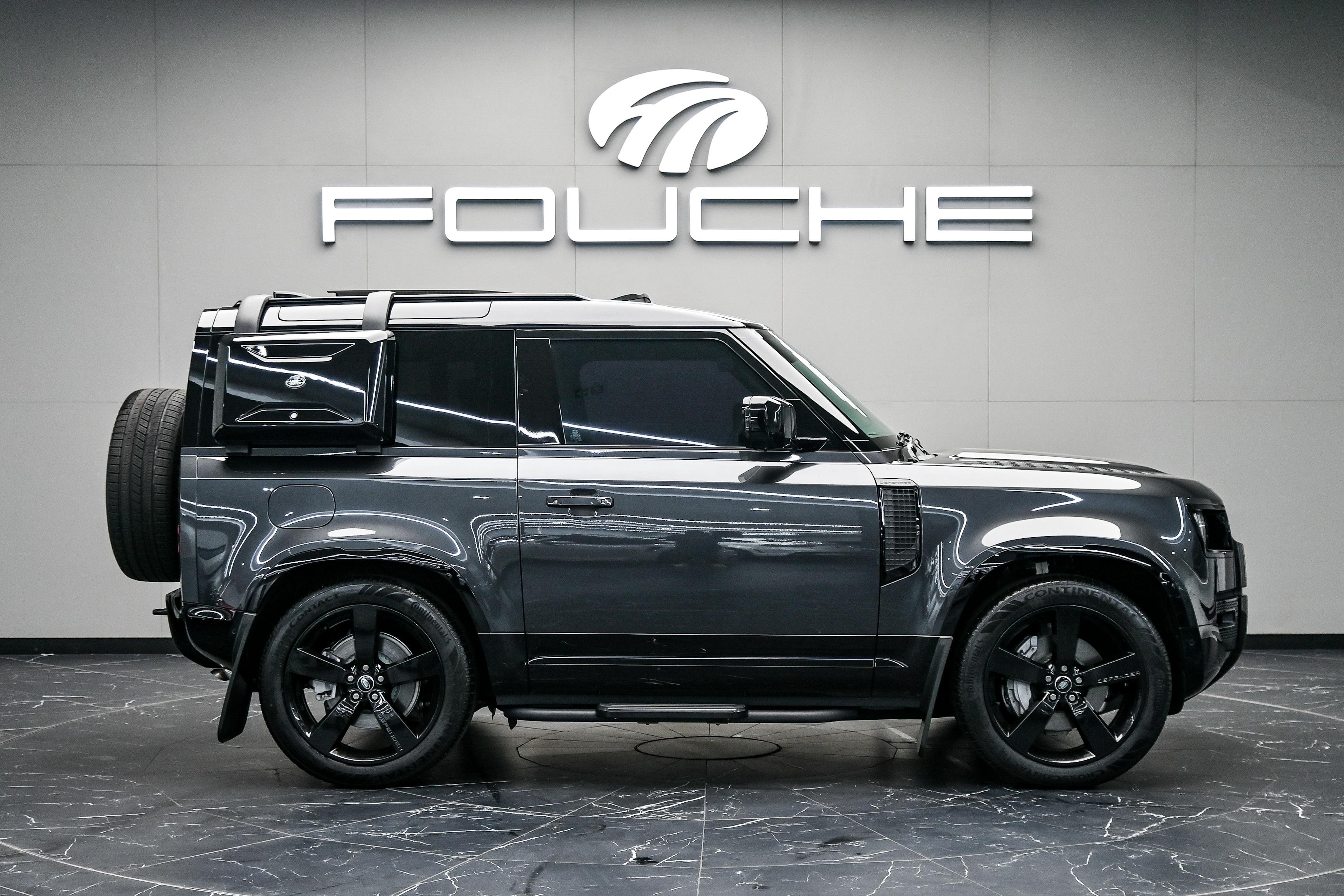 2025 LAND ROVER DEFENDER 90 Image 1
