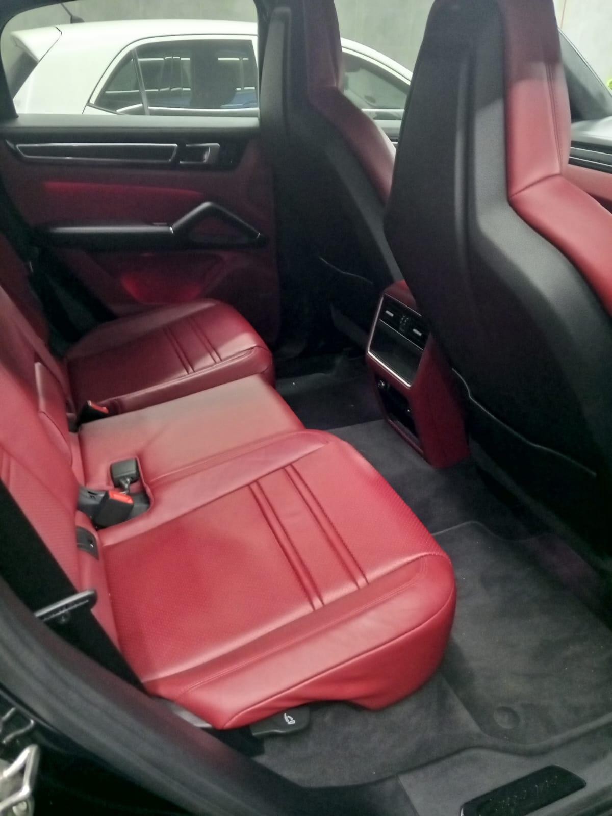 2022 PORSCHE CAYENNE Image 1