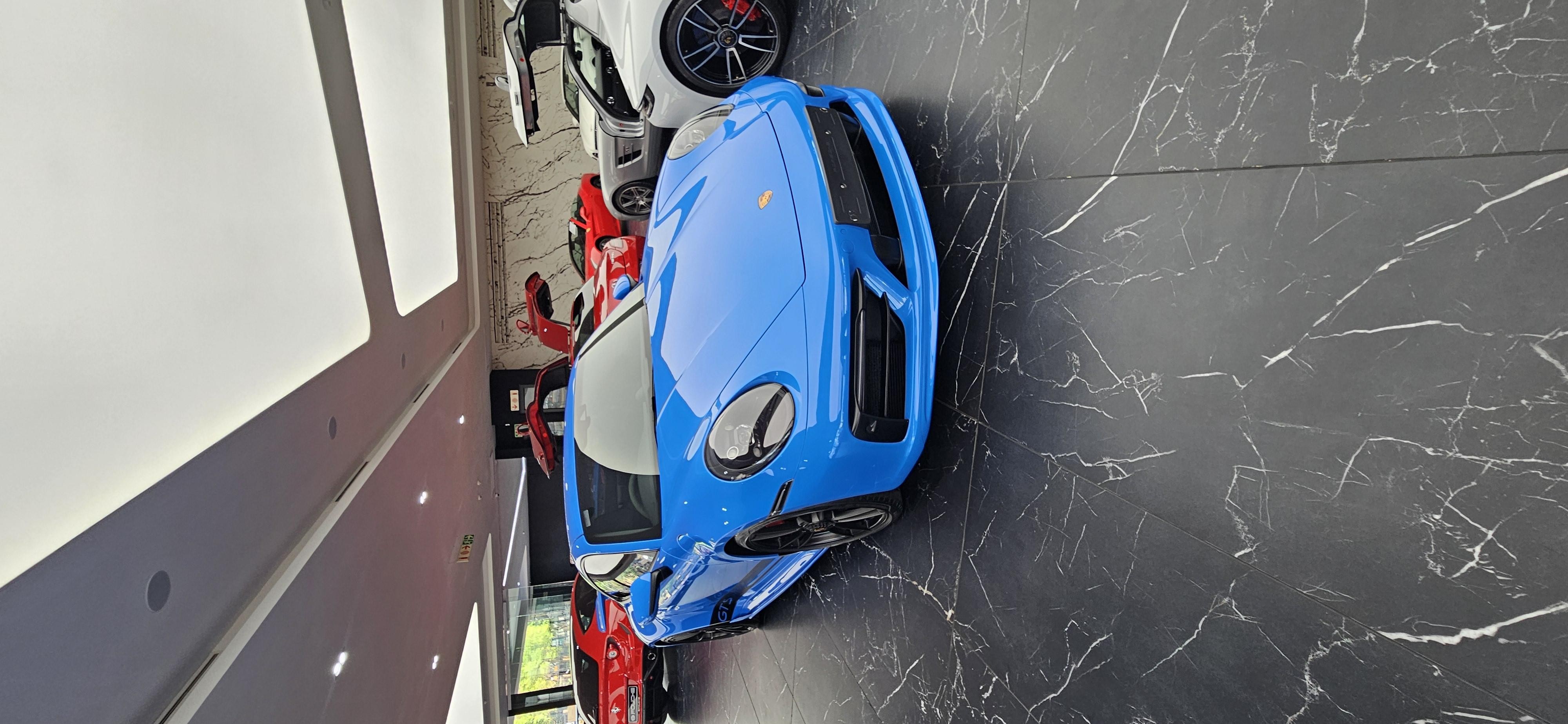 2022 PORSCHE 911 Image 2
