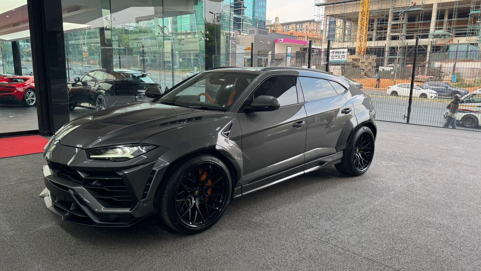 2022 LAMBORGHINI URUS Image 1