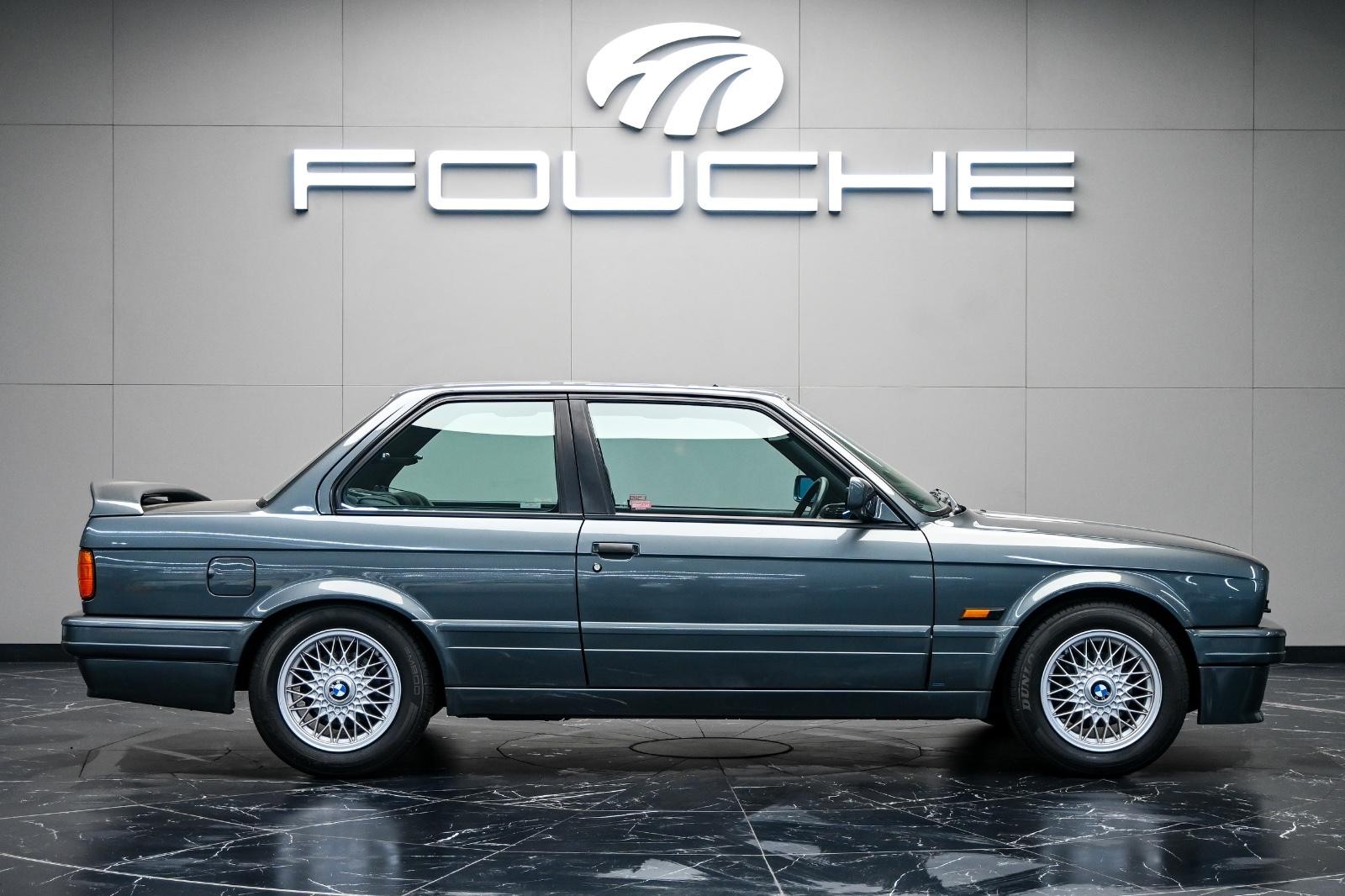 1989 BMW 3 SERIES Image 2