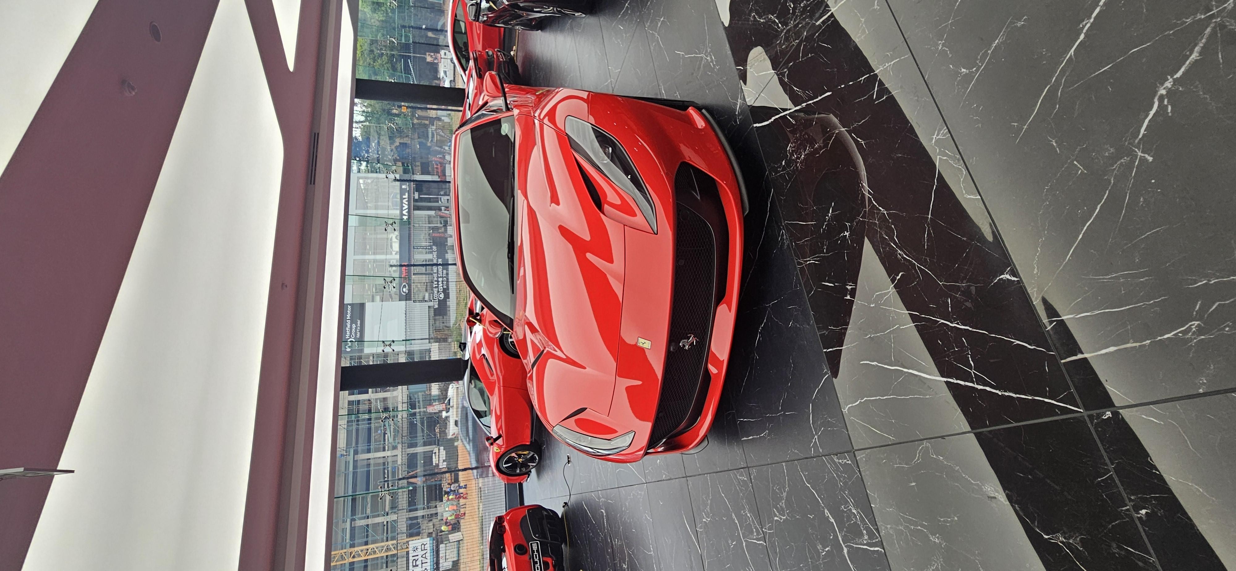 2018 FERRARI 812 Image 2