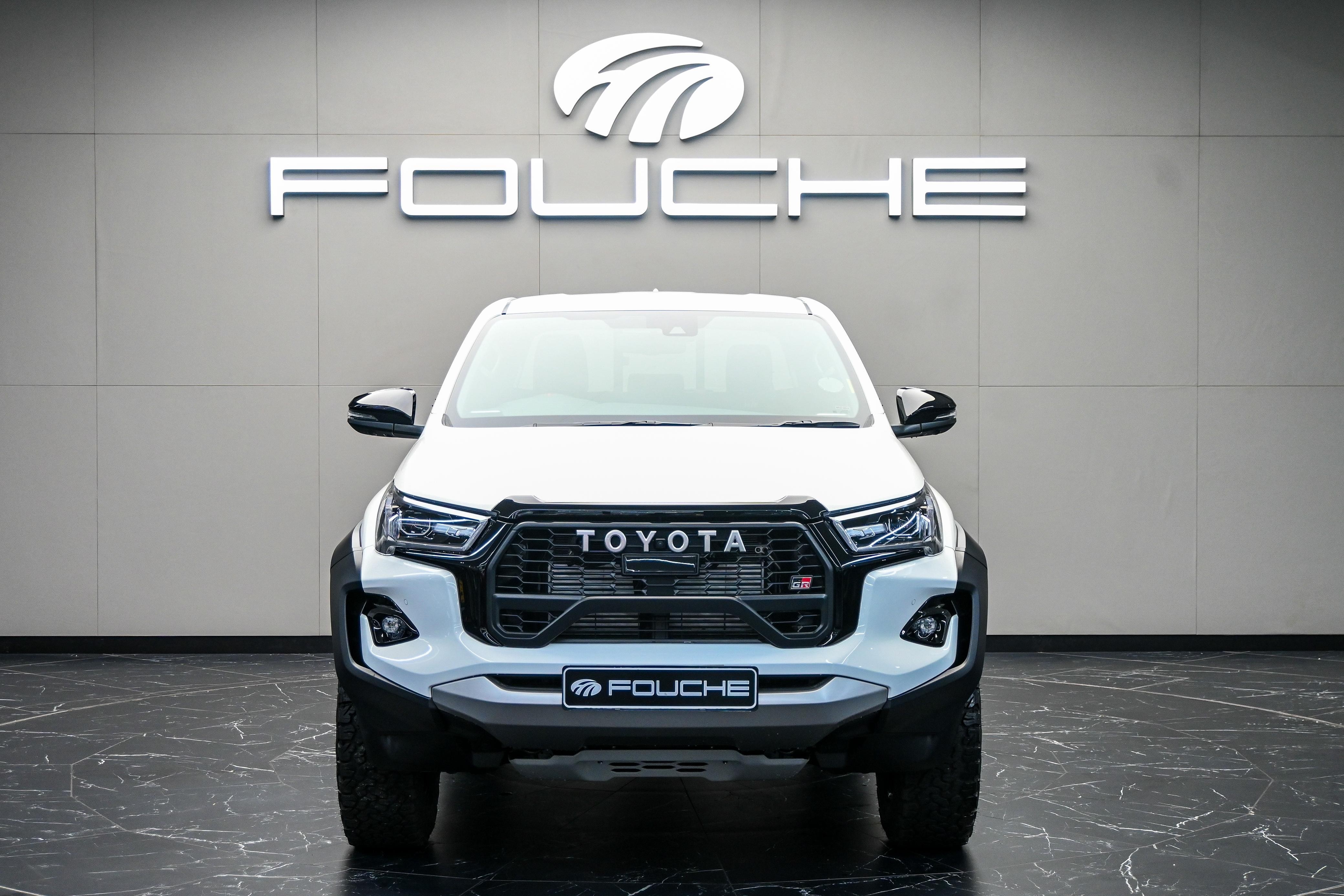 2025 TOYOTA HILUX Image 1