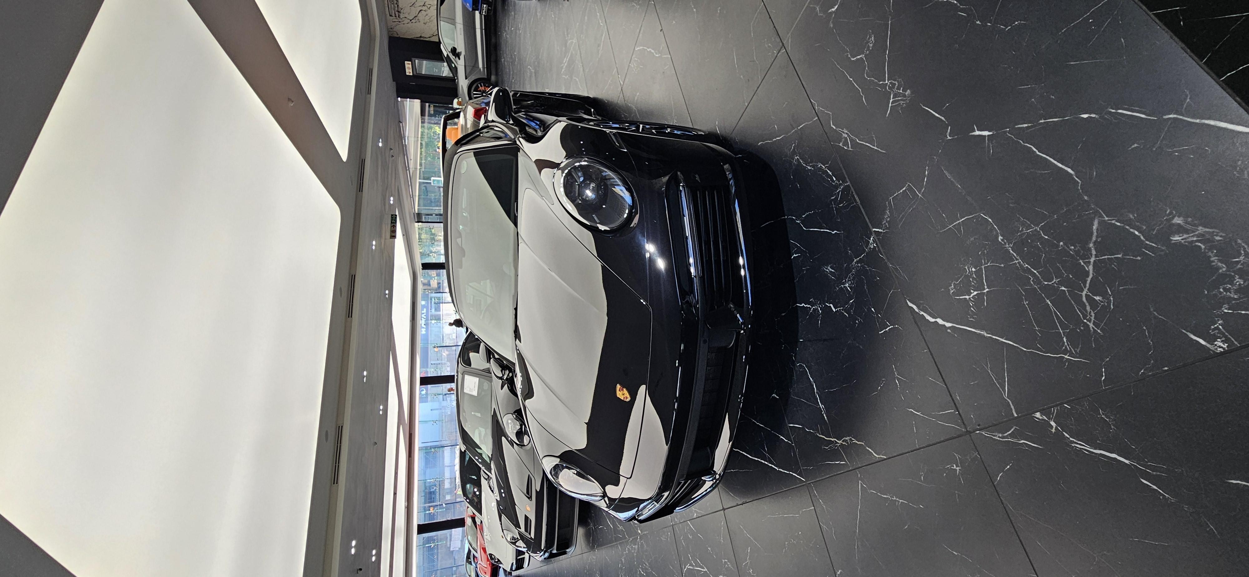 2022 PORSCHE 911 Image 2
