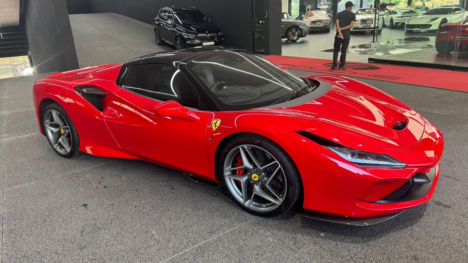 2022 FERRARI F8 Image 2