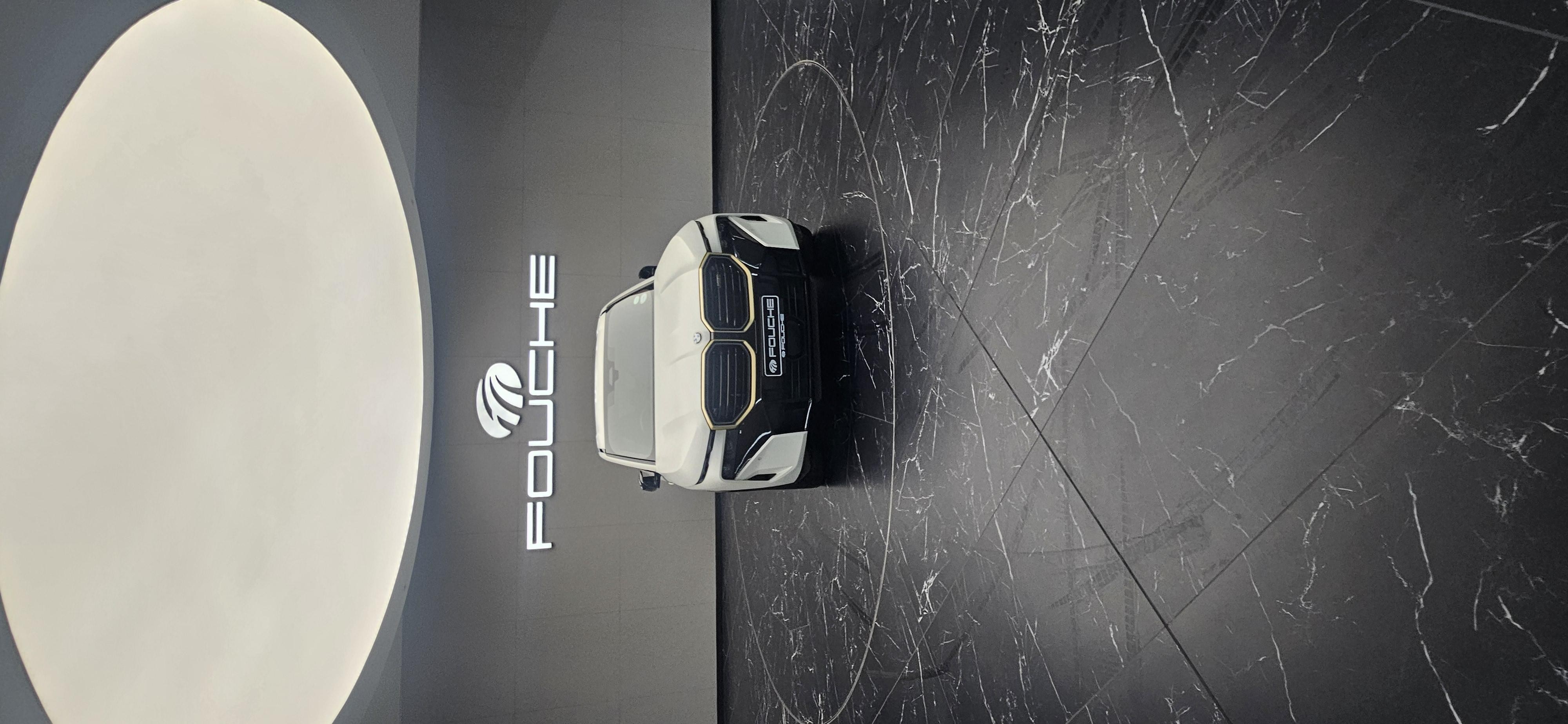 2024 BMW XM Image 2