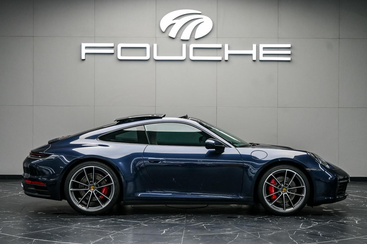 2019 PORSCHE 911 Image 2