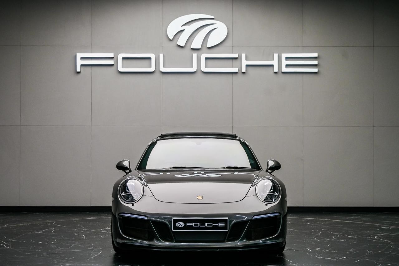 2018 PORSCHE 911 Image 1