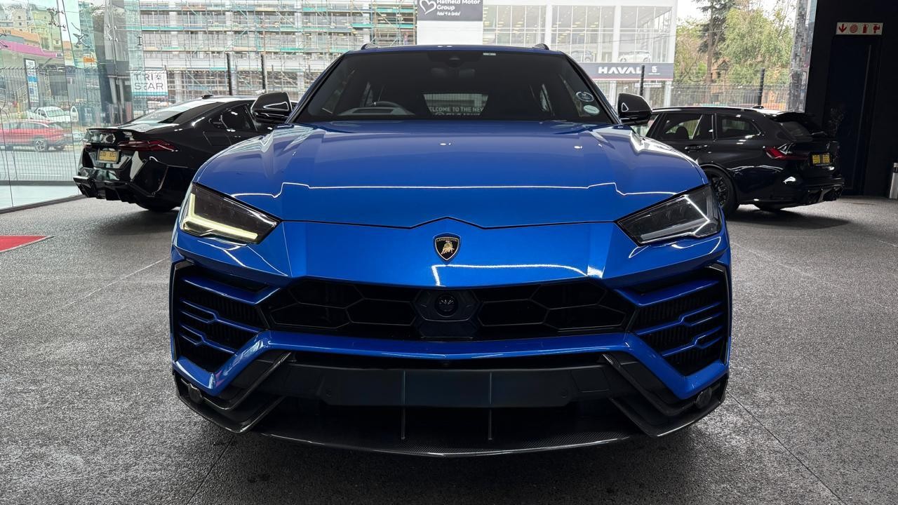 2019 LAMBORGHINI URUS Image 1
