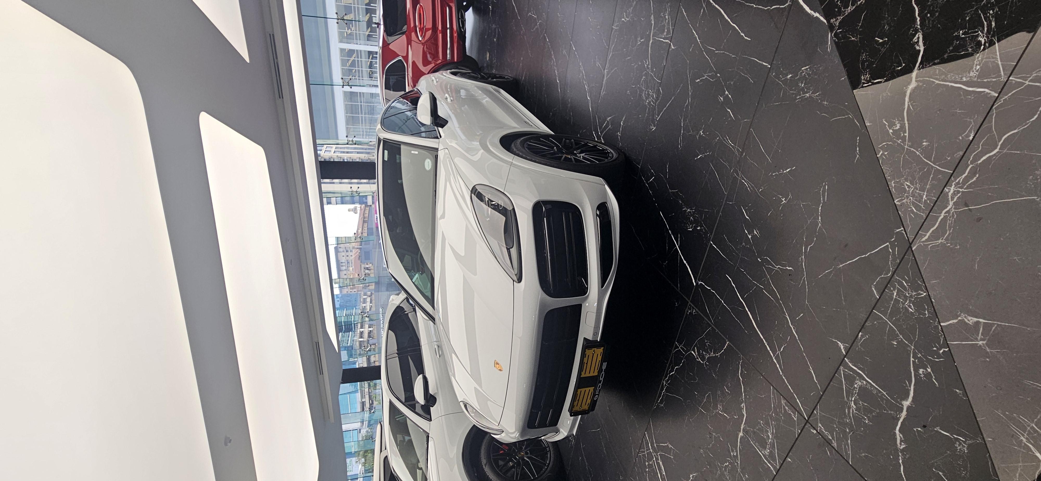 2021 PORSCHE CAYENNE Image 2