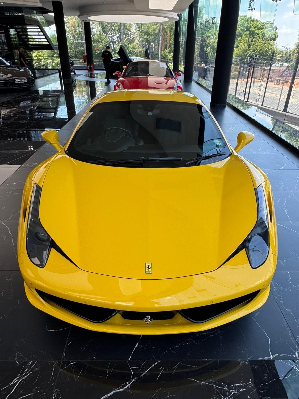 2013 FERRARI 458 Image 2