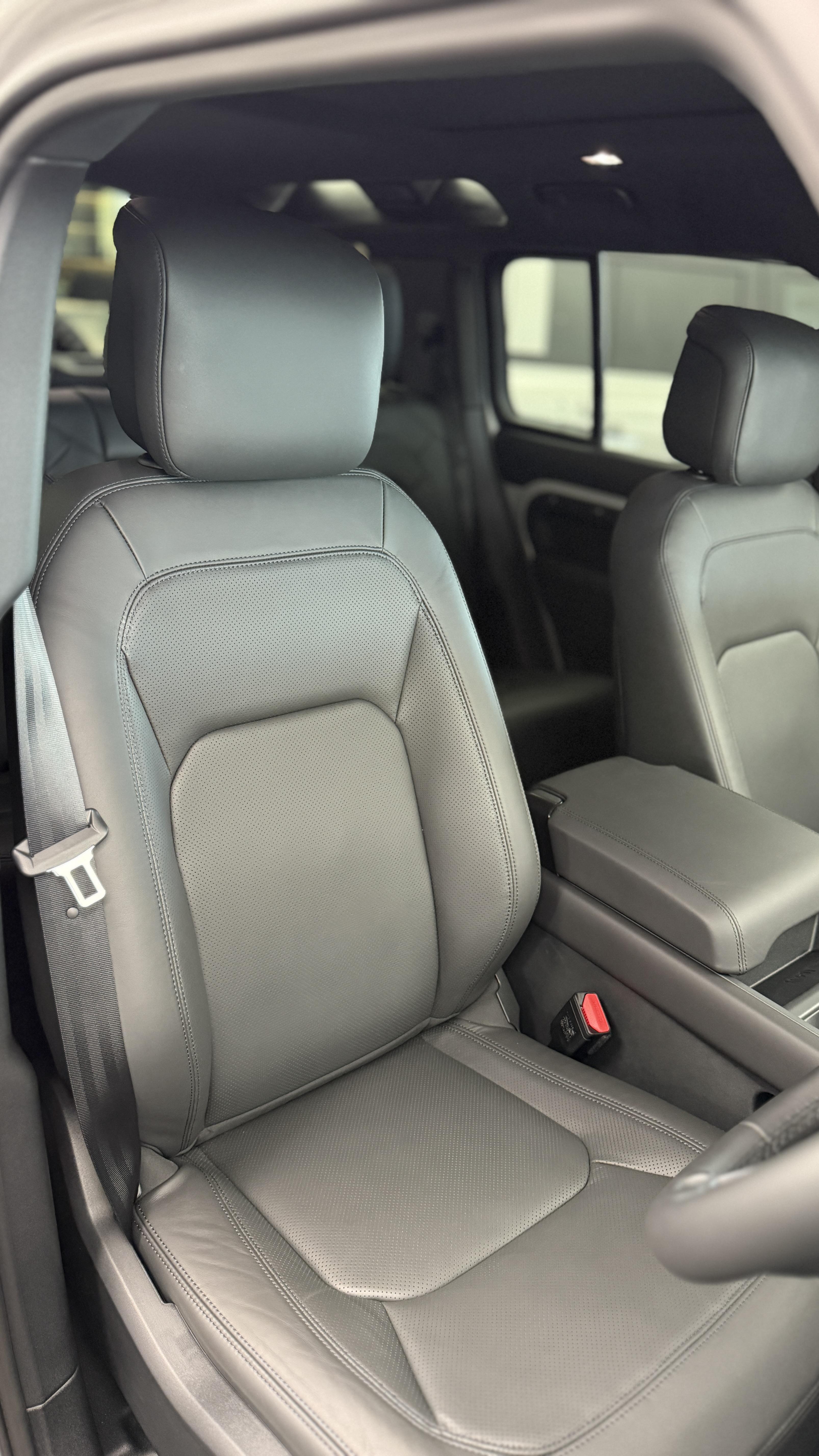 2026 LAND ROVER DEFENDER 110 Image 2