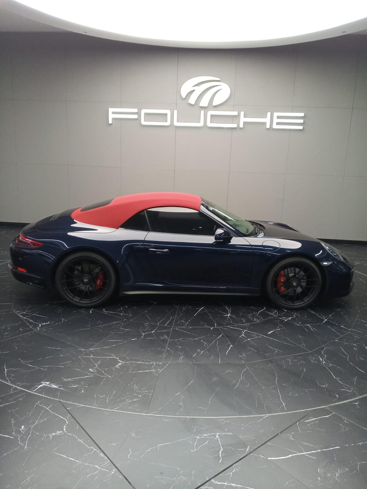 2018 PORSCHE 911 Image 2