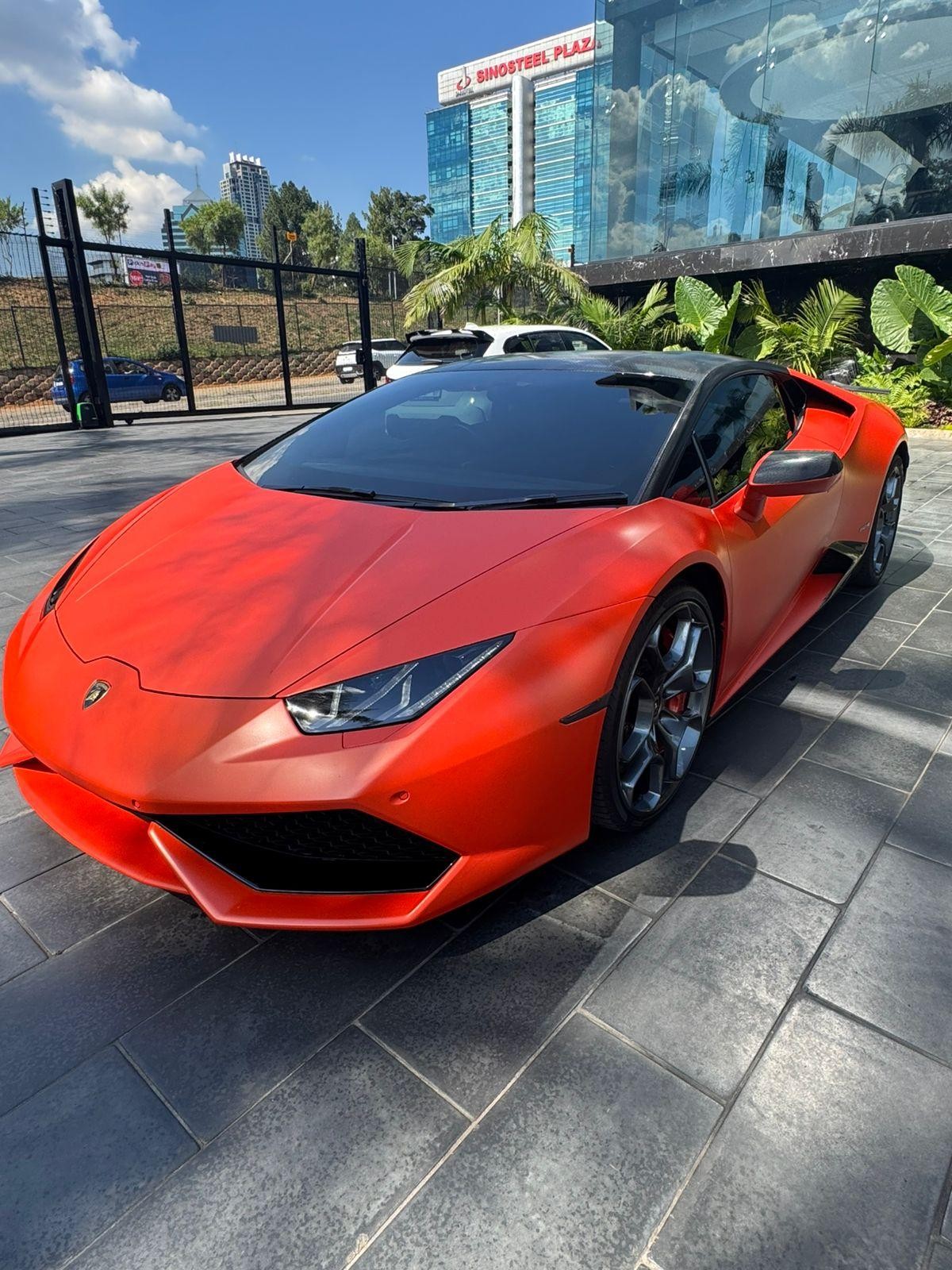 2015 LAMBORGHINI HURACAN Image 2