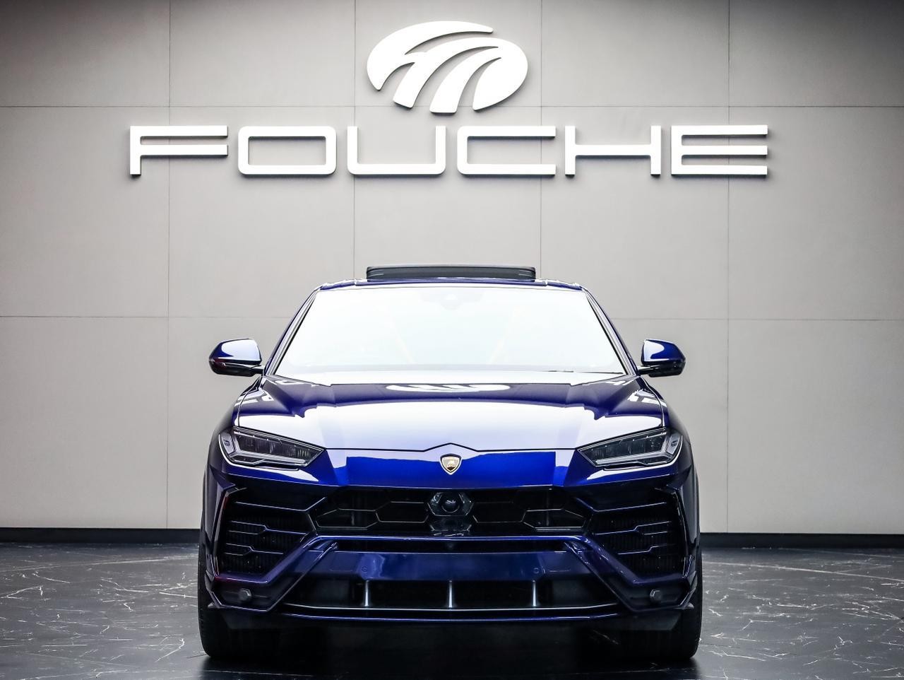 2019 LAMBORGHINI URUS Image 1