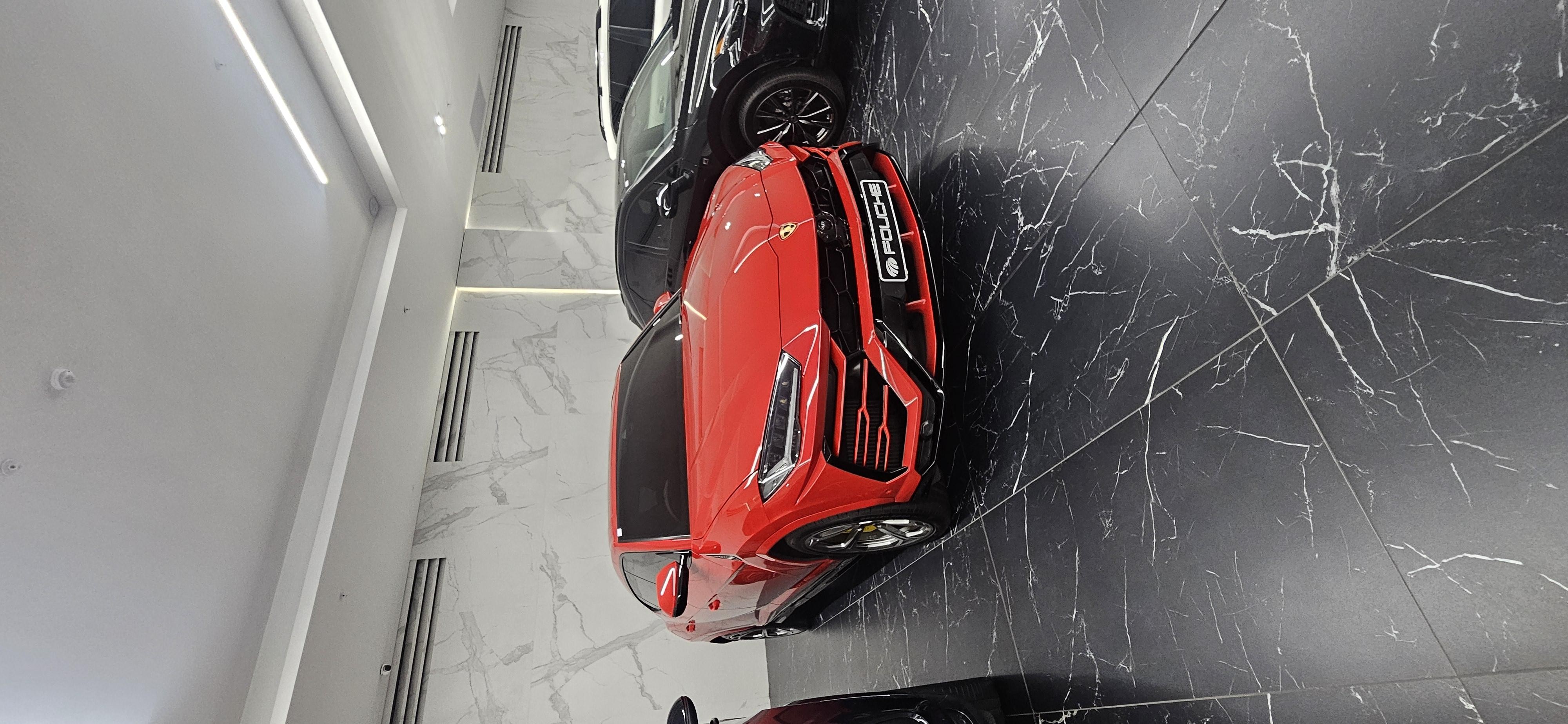 2021 LAMBORGHINI URUS Image 1