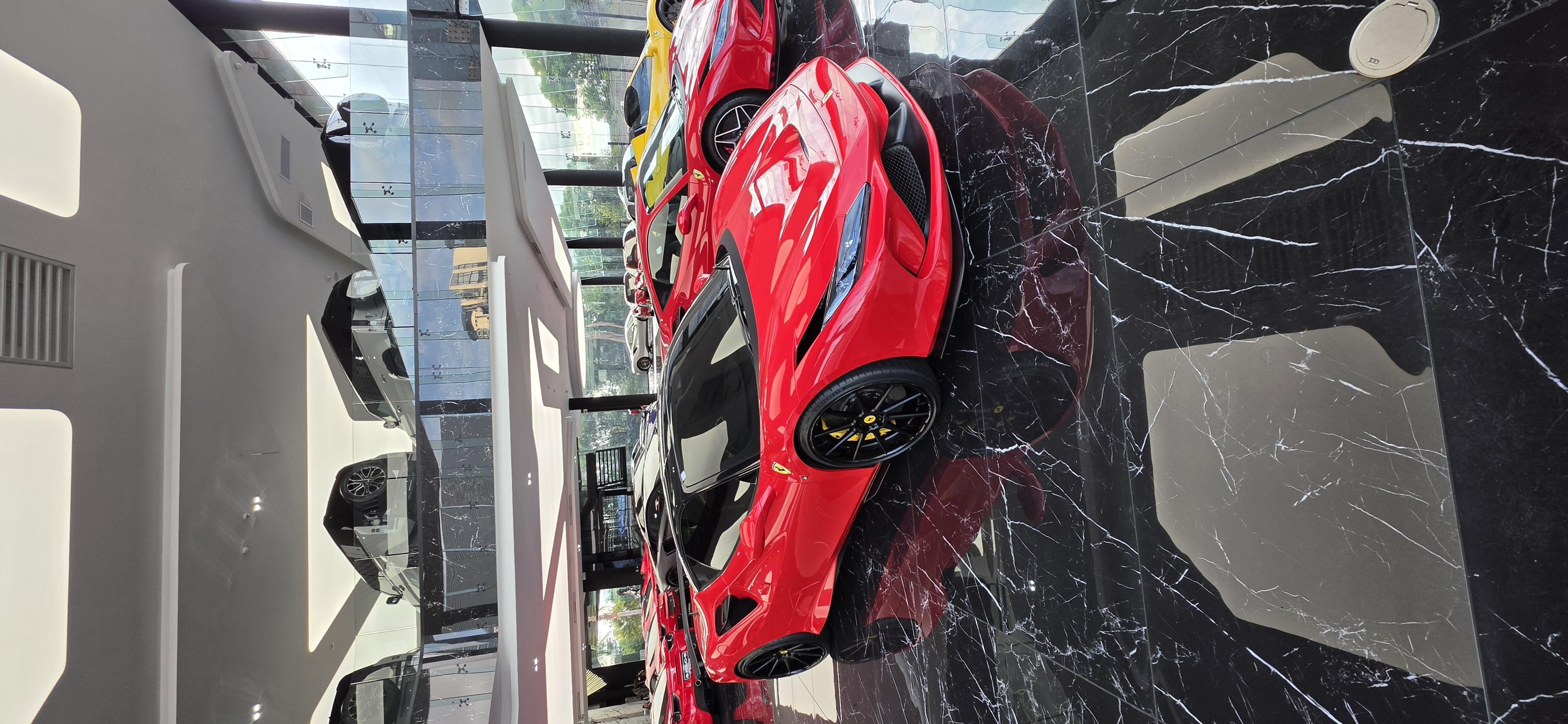 2022 FERRARI F8 Image 2