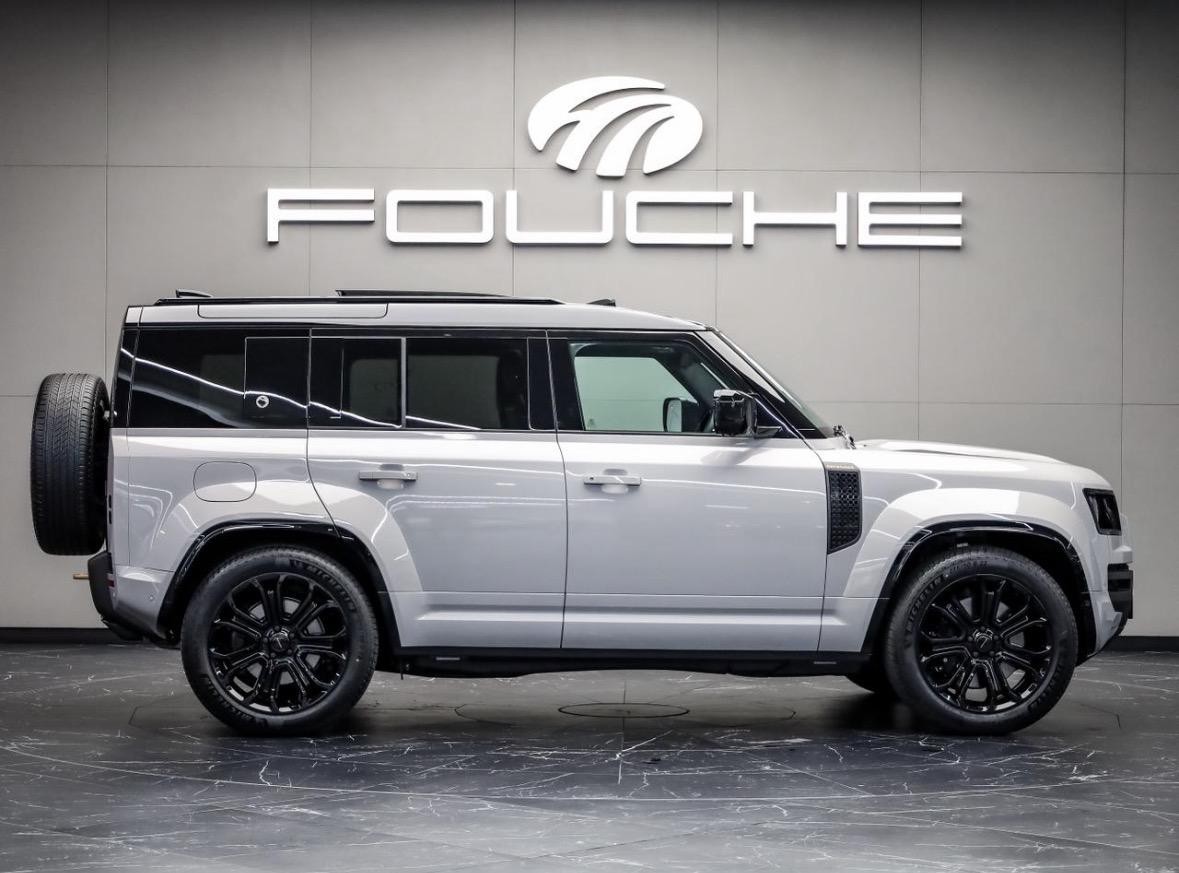 2026 LAND ROVER DEFENDER 110 Image 1