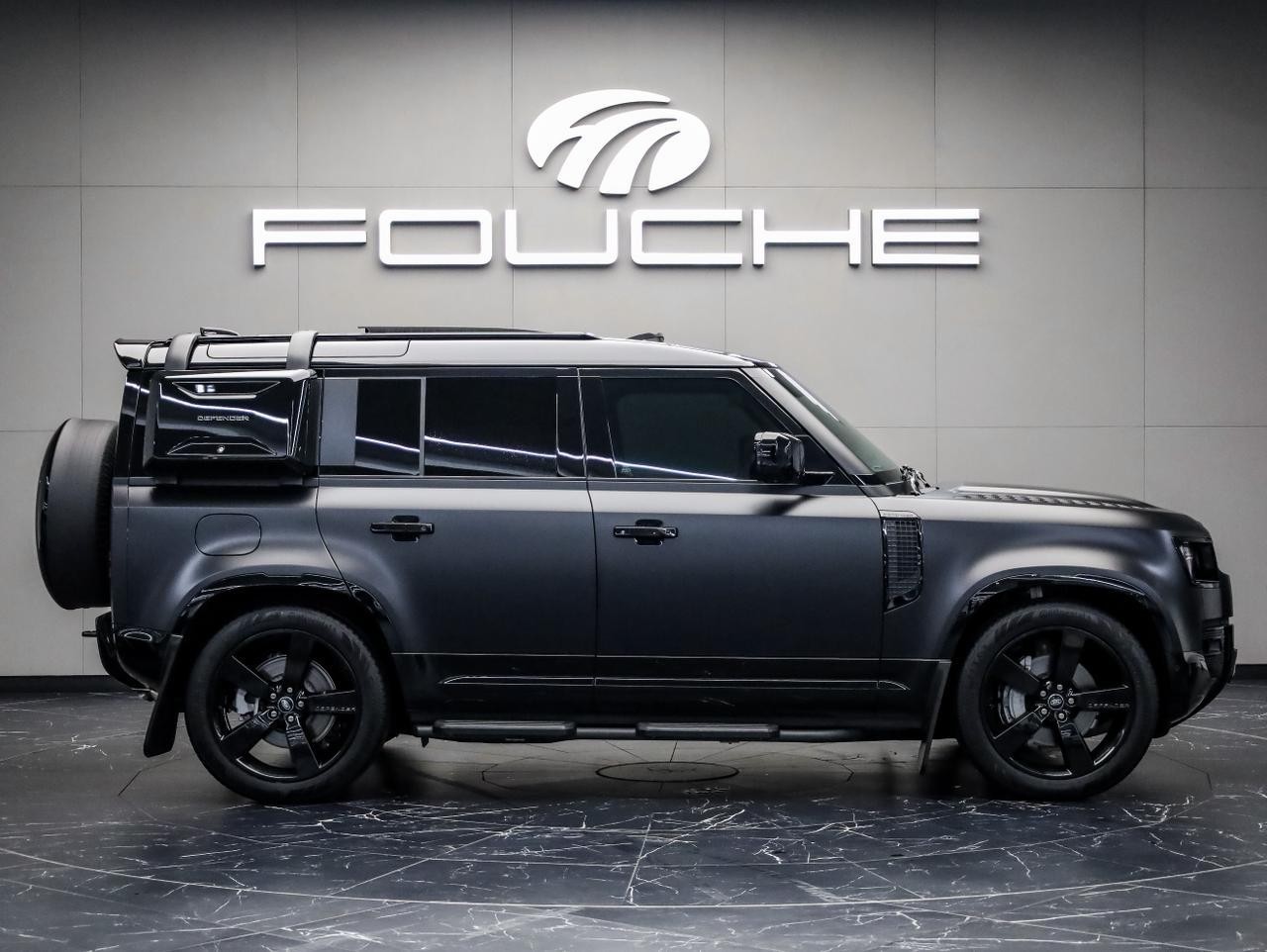 2025 LAND ROVER DEFENDER 110 Image 2