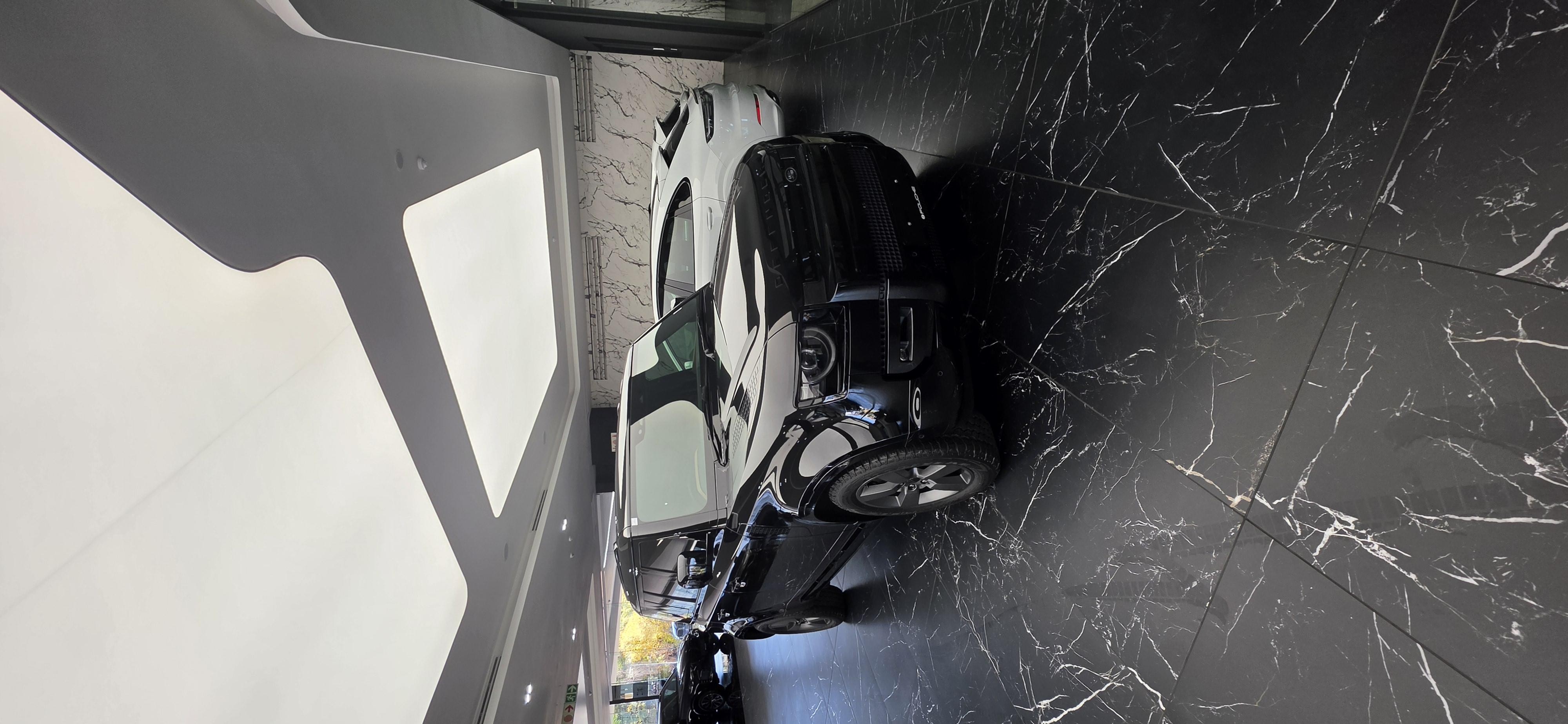 2026 LAND ROVER DEFENDER 110 Image 1