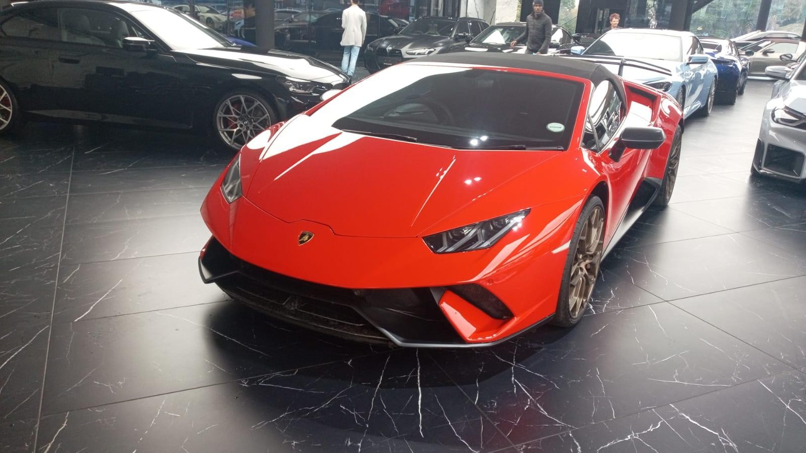 2018 LAMBORGHINI HURACAN Image 2