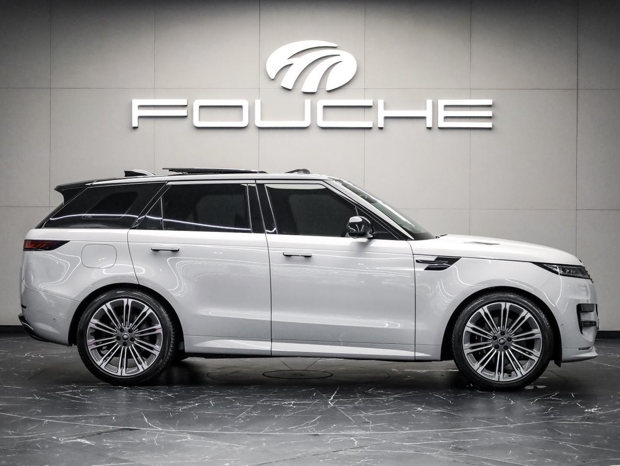 2024 LAND ROVER RANGE ROVER SPORT Image 1