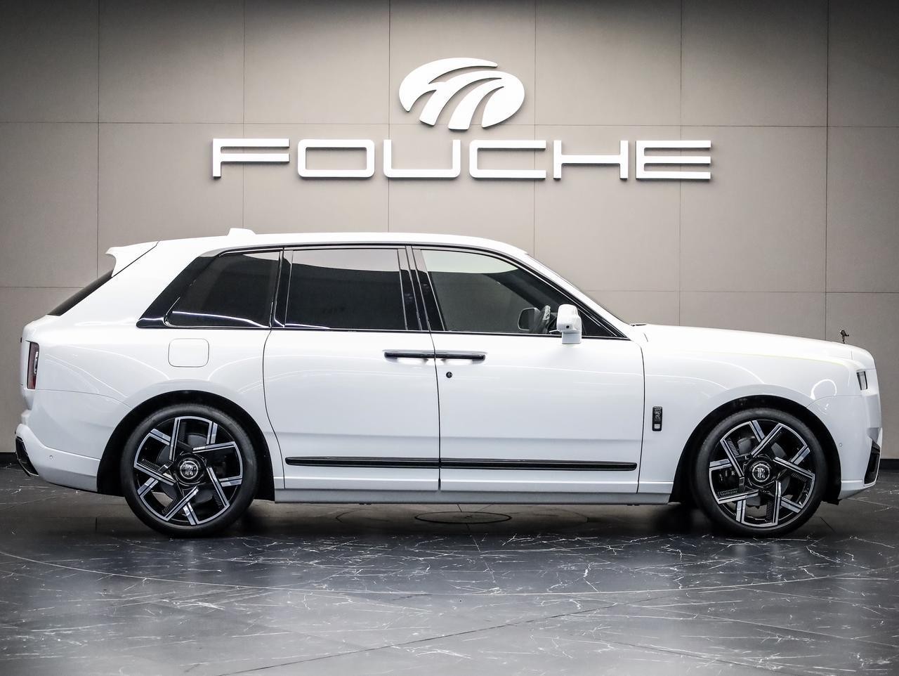 2025 ROLLS ROYCE CULLINAN Image 2