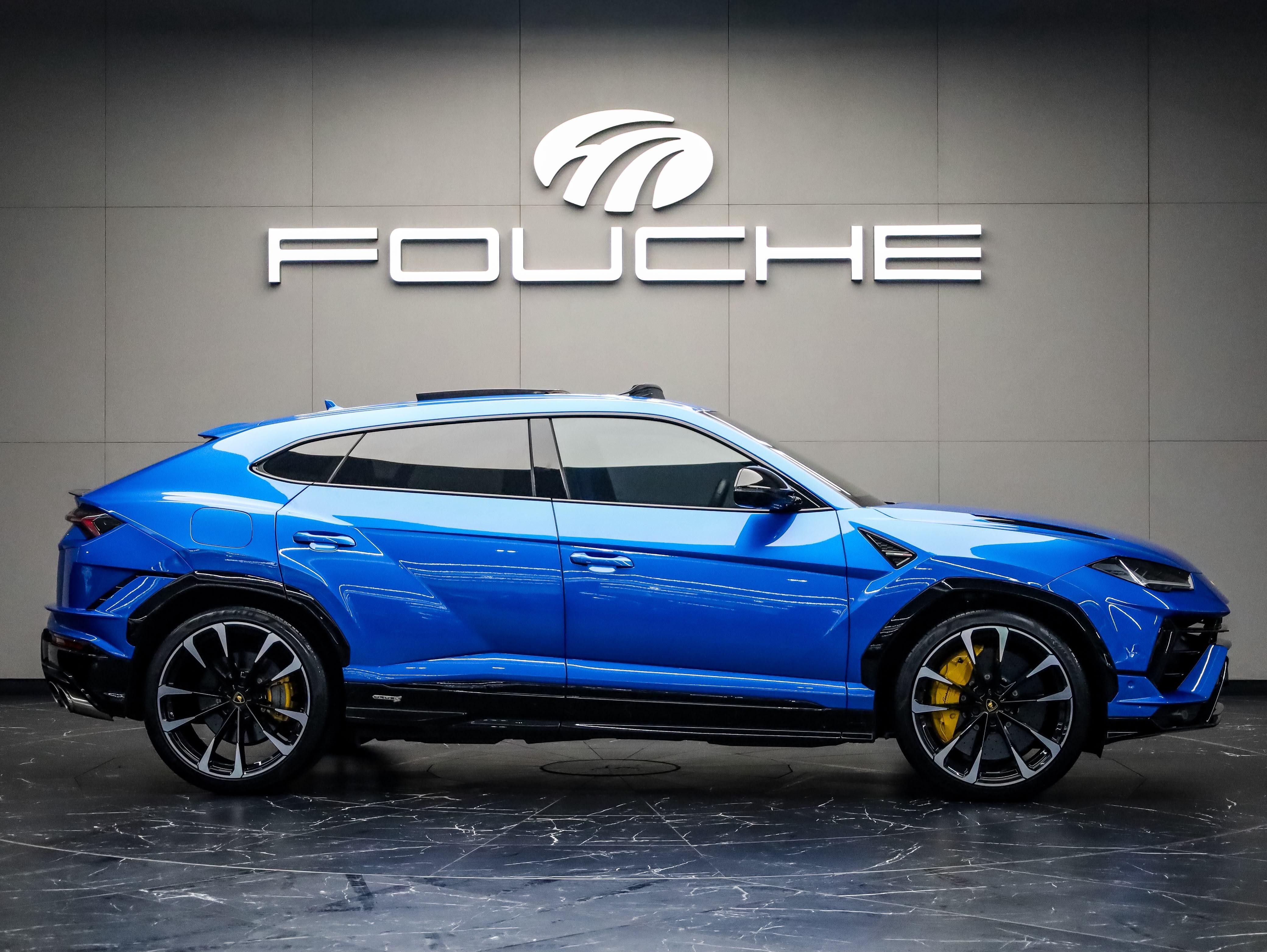 2024 LAMBORGHINI URUS Image 2