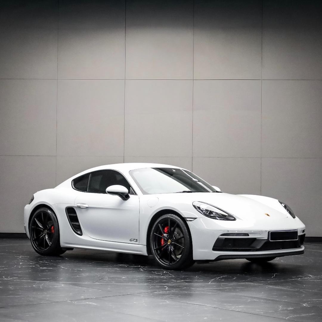 2018 PORSCHE 718 Image 2