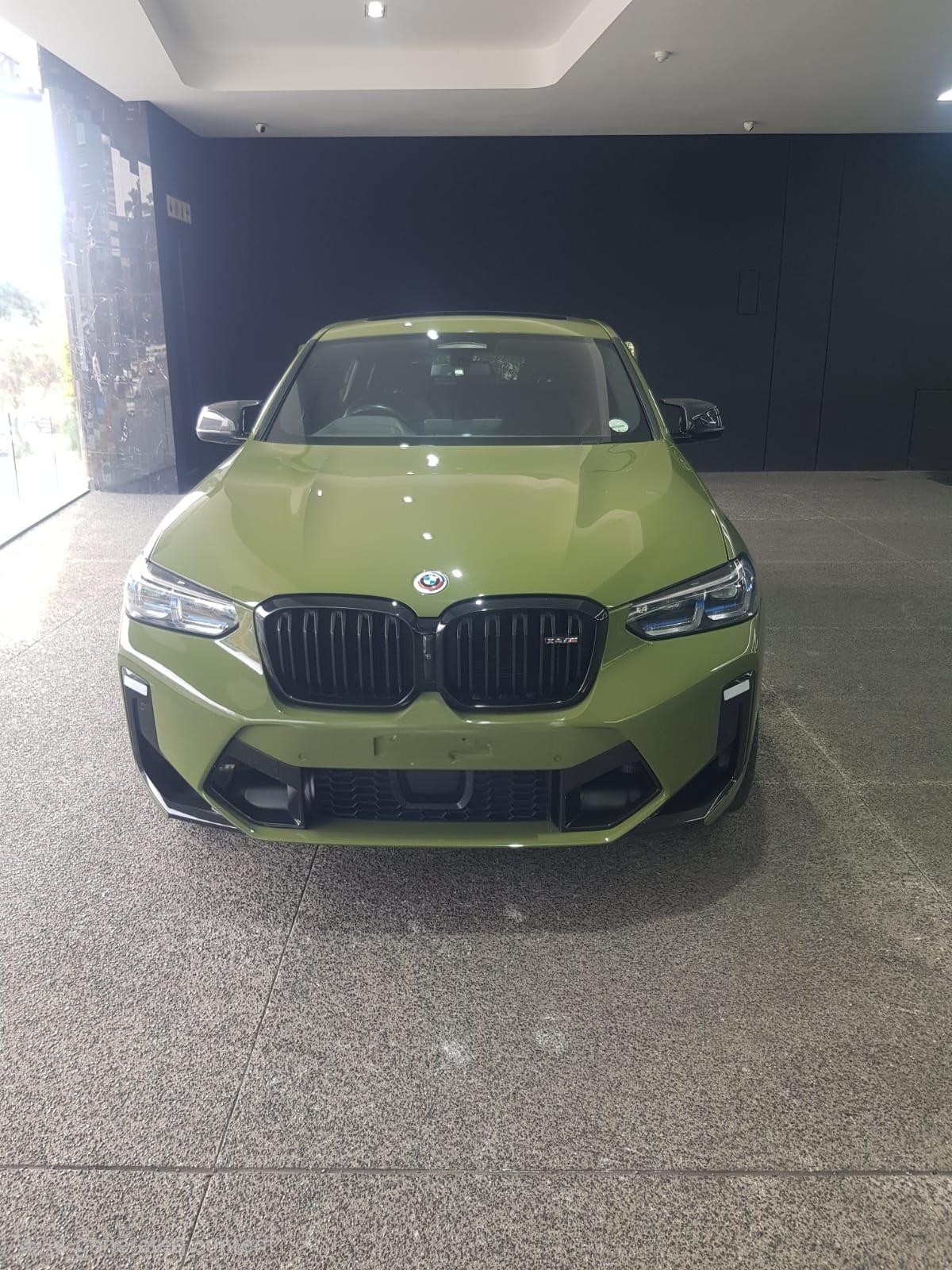 2023 BMW X4 Image 2