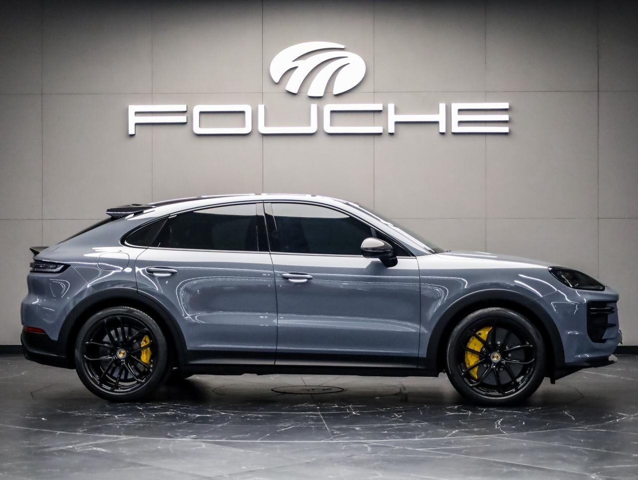 2023 PORSCHE CAYENNE Image 1