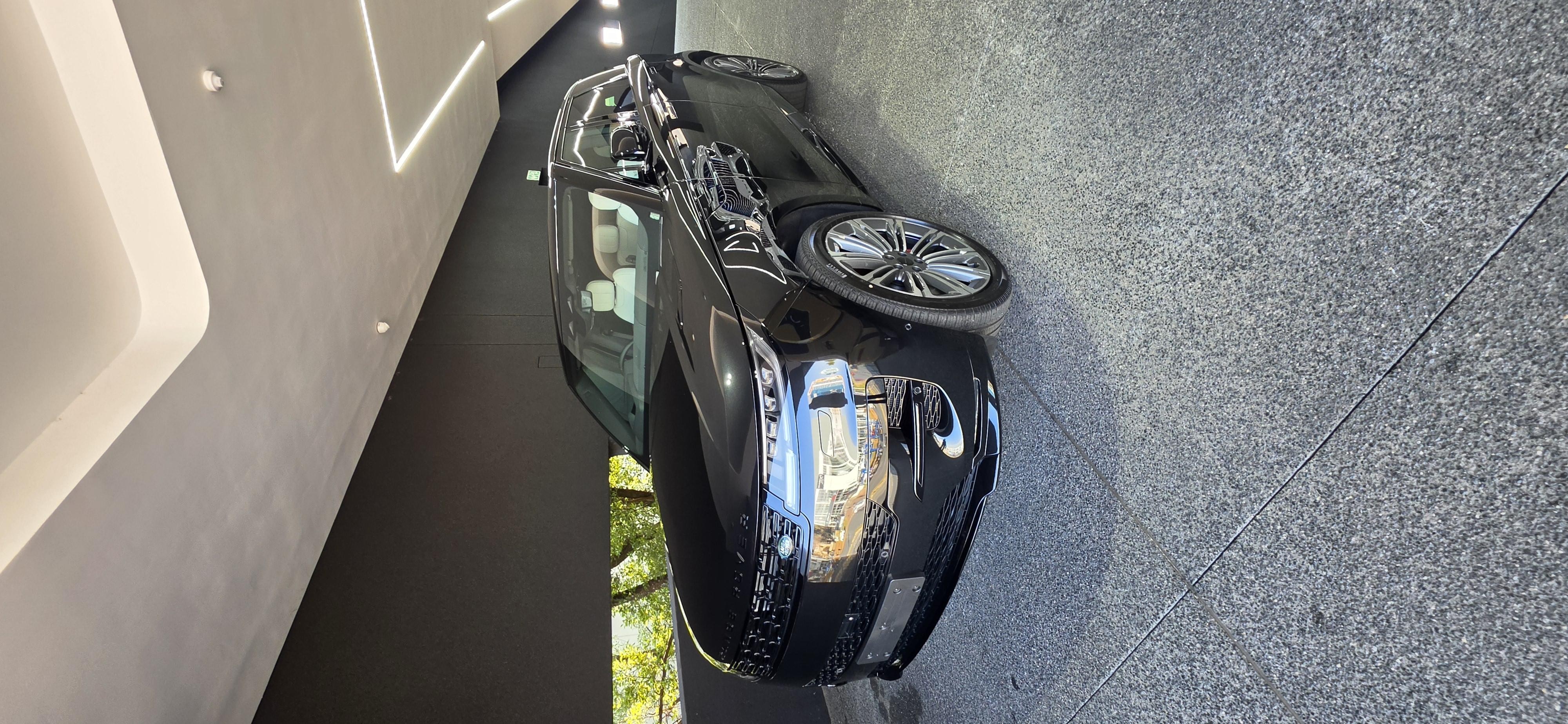 2026 LAND ROVER RANGE ROVER SPORT Image 1