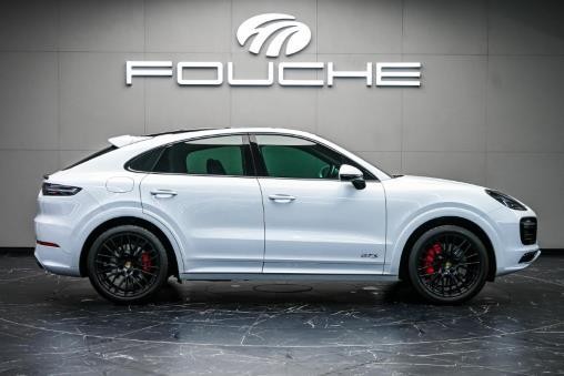 2021 PORSCHE CAYENNE Image 2